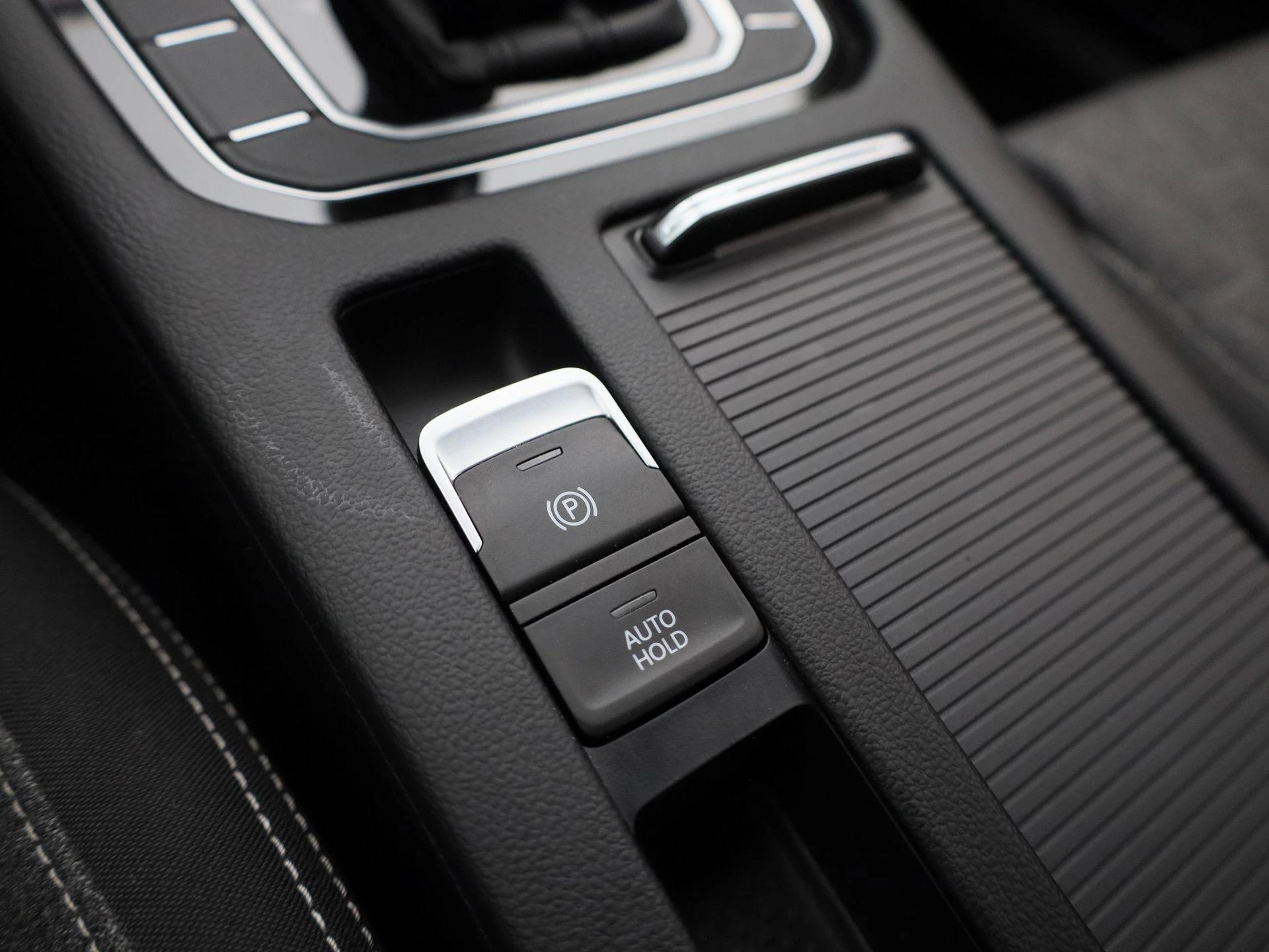 Volkswagen-Passat-image-26