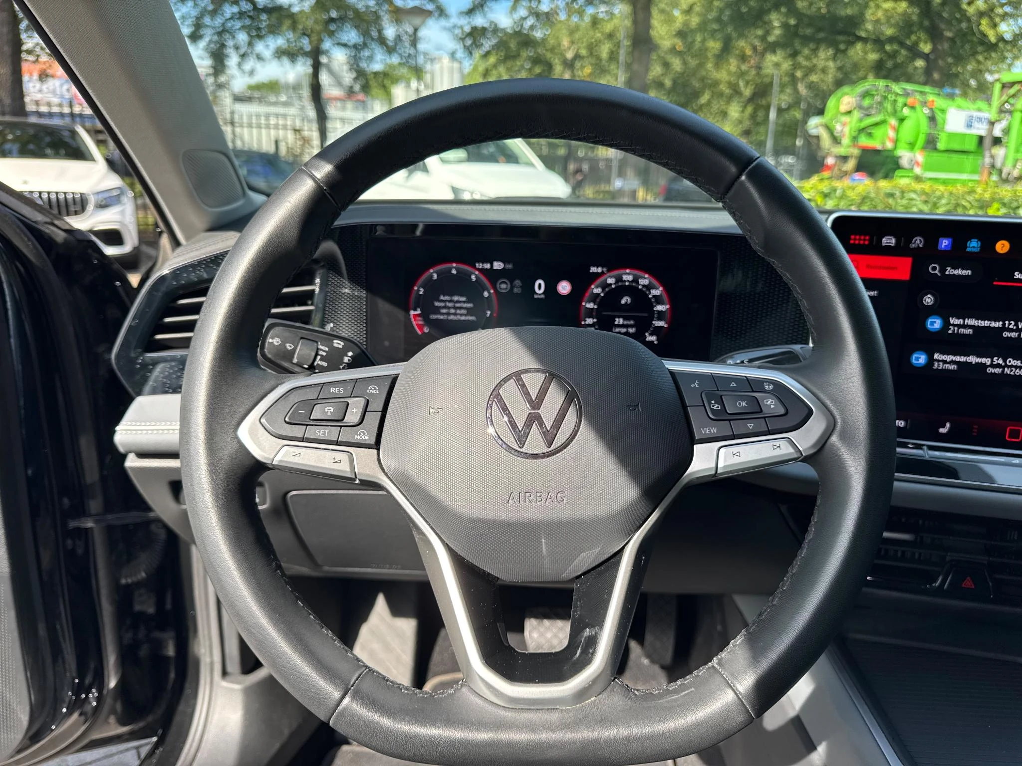 Volkswagen-Passat-image-2