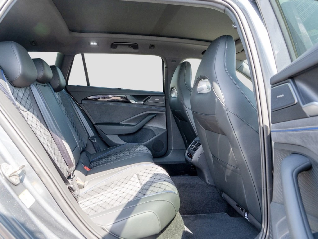 Volkswagen Passat Variant 2.0 TDI DSG R-line WWV