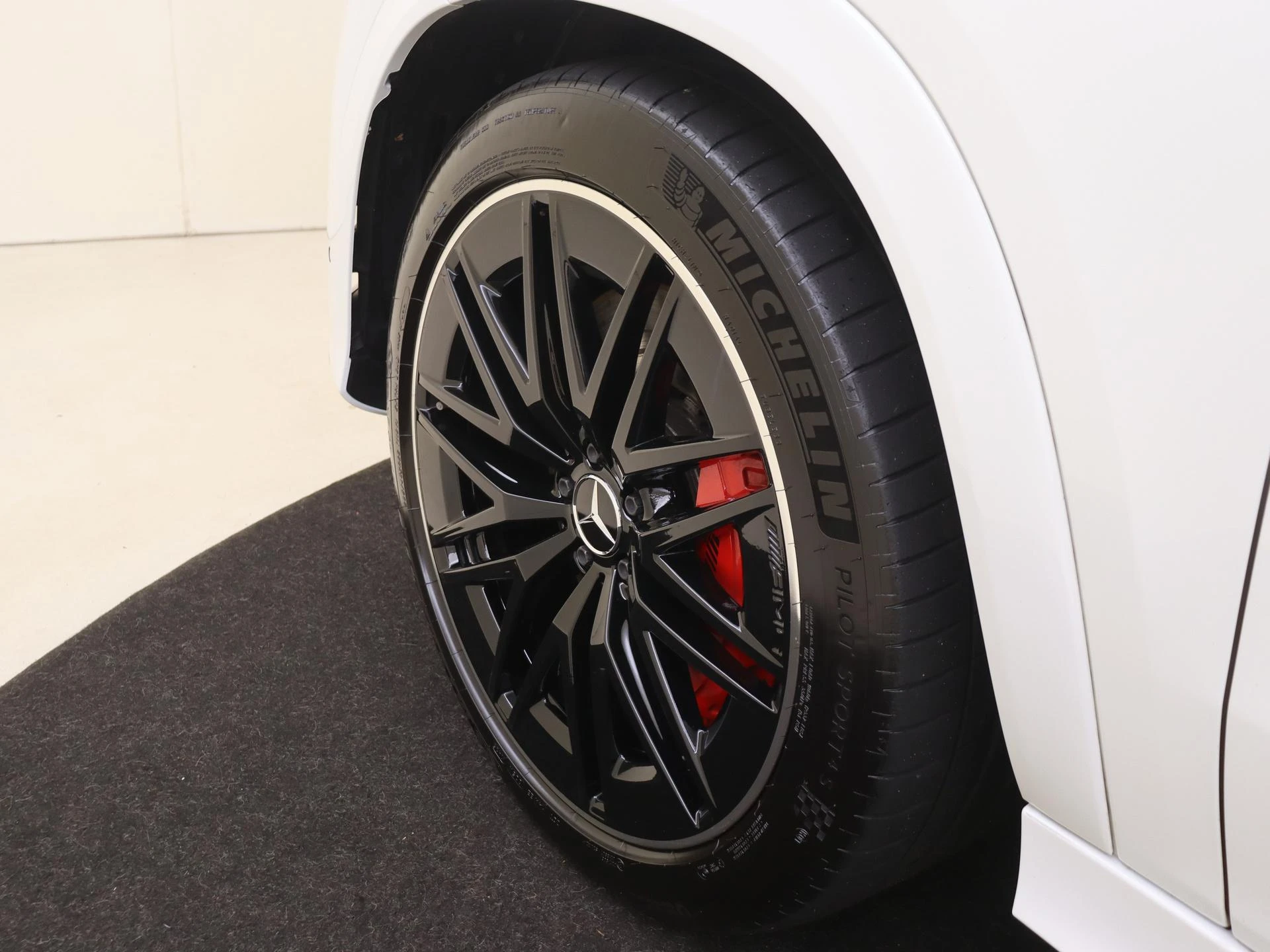Mercedes-Benz-GLE-image-32