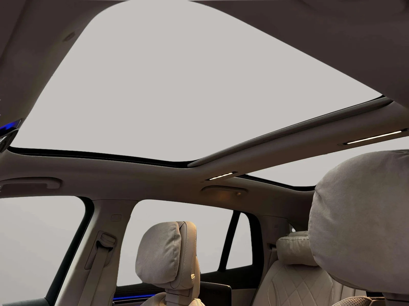 Mercedes-Benz-EQS-image-13