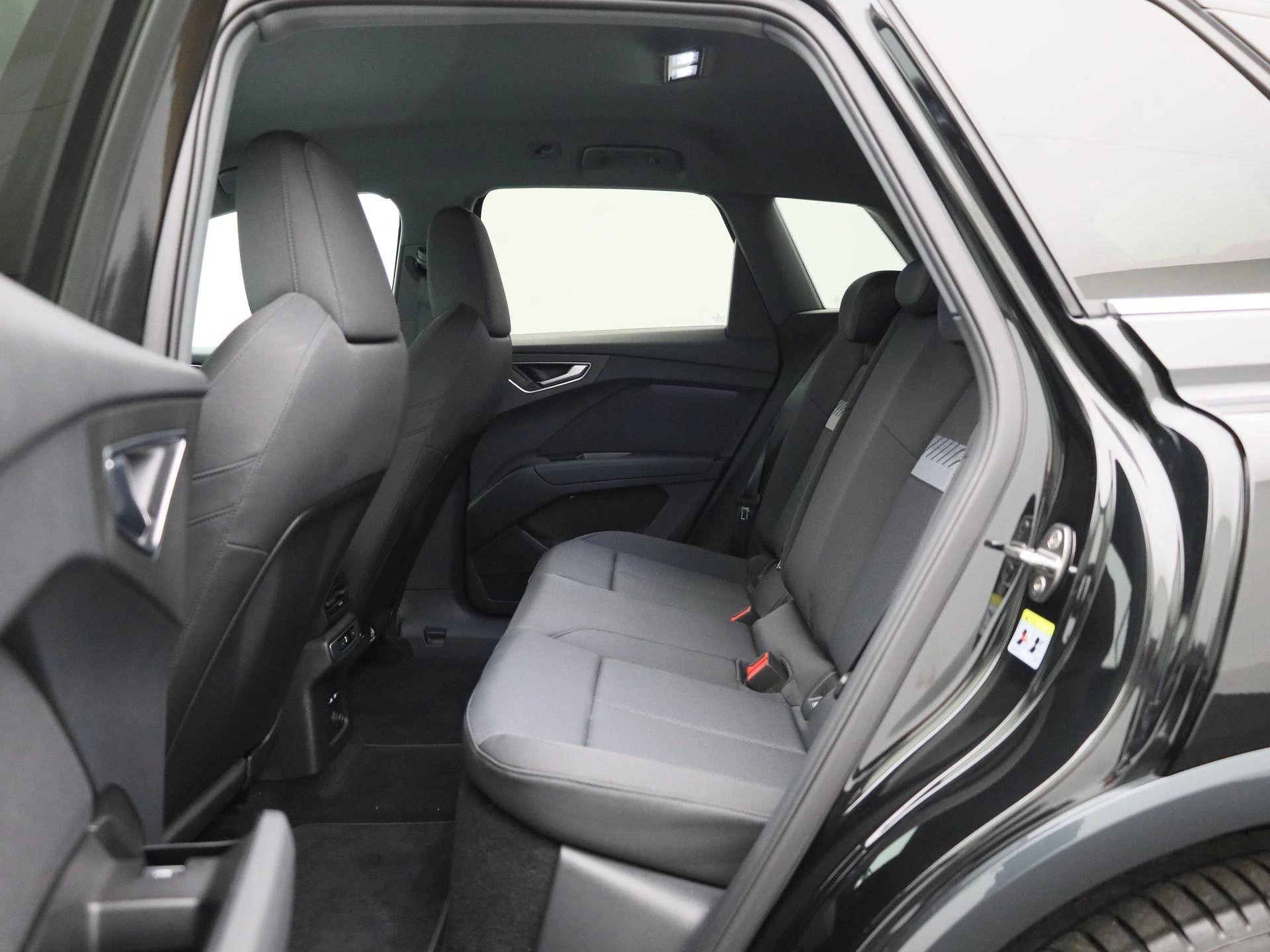 Audi-Q4 e-tron-image-11