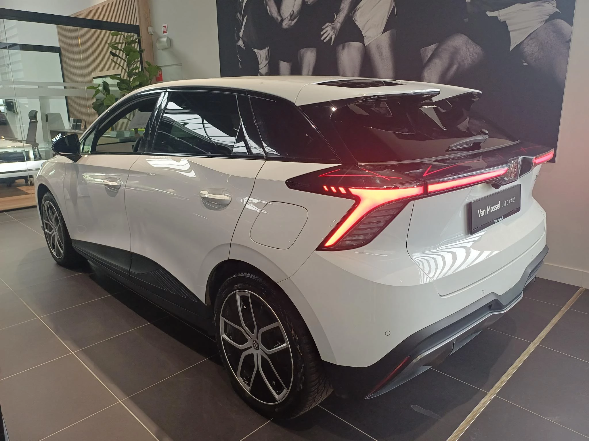 MG MG4 EV 64 kWh Luxury