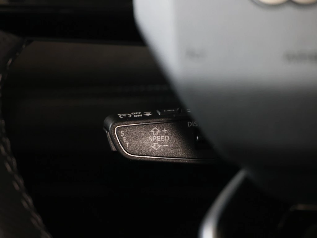 Audi Q6 e-tron SUV performance 225 kW