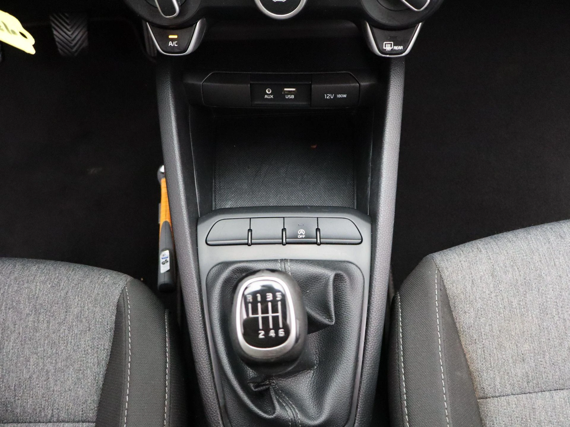 Kia-Stonic-image-11