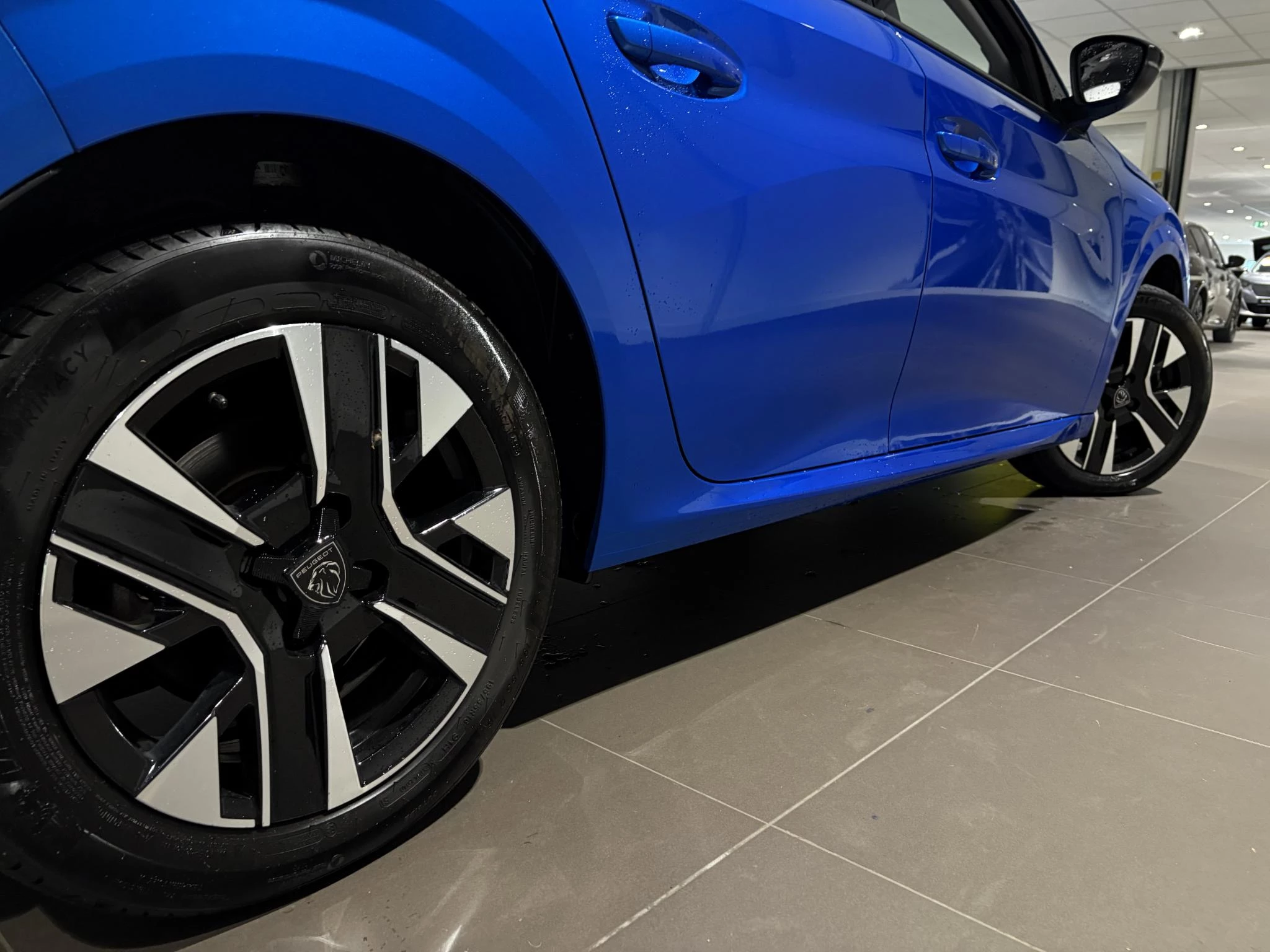 Peugeot-e-208-image-15