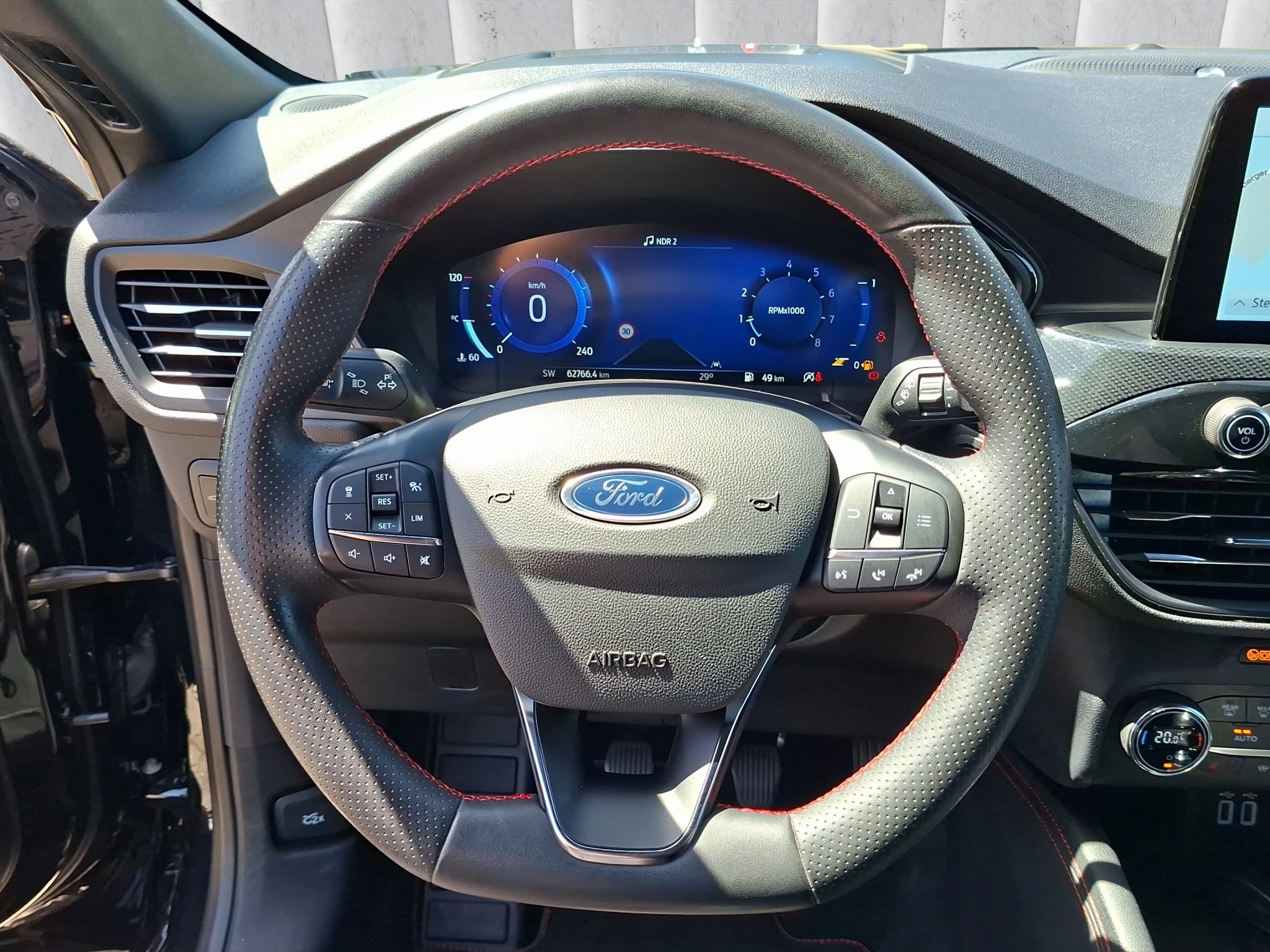 Ford Kuga ST-Line X 1.5 EB LED | ACC | GJR | RFK | SHZ | PDC | LMF | Navi