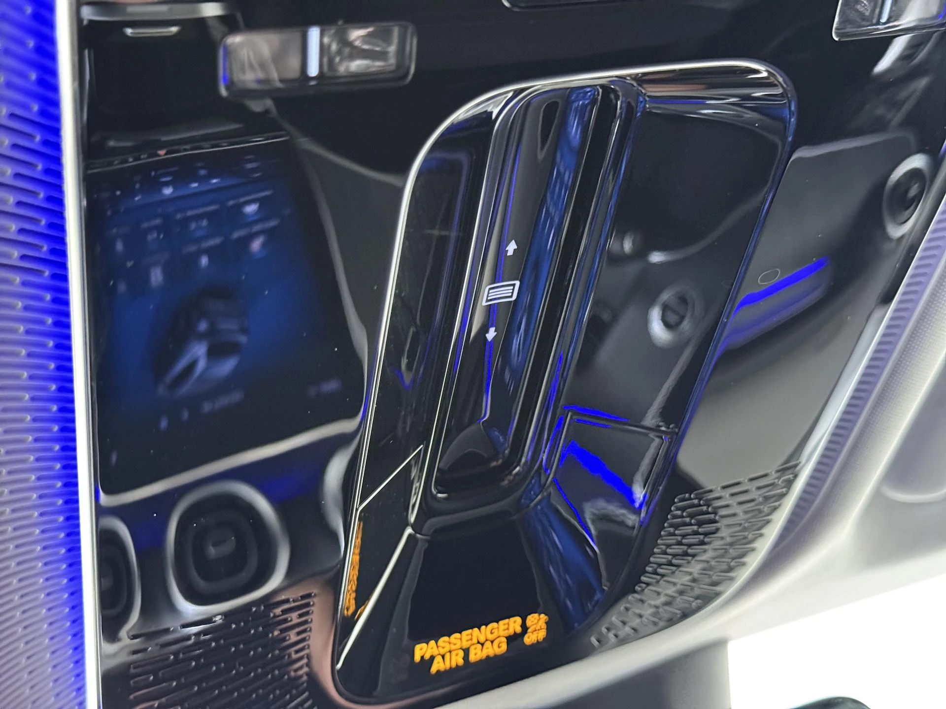 Mercedes-Benz-GLC-image-23