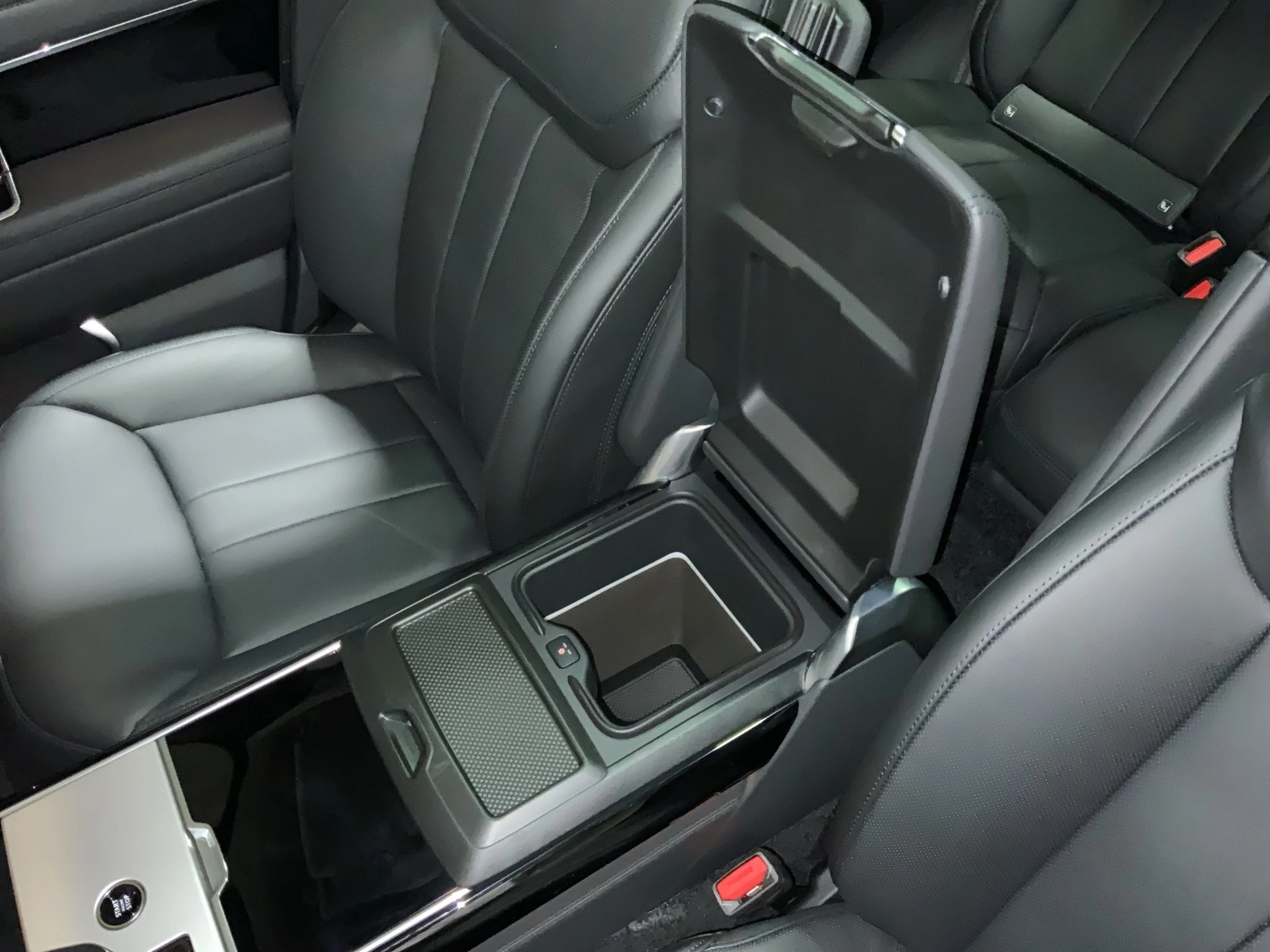 Land Rover-Range Rover-image-23