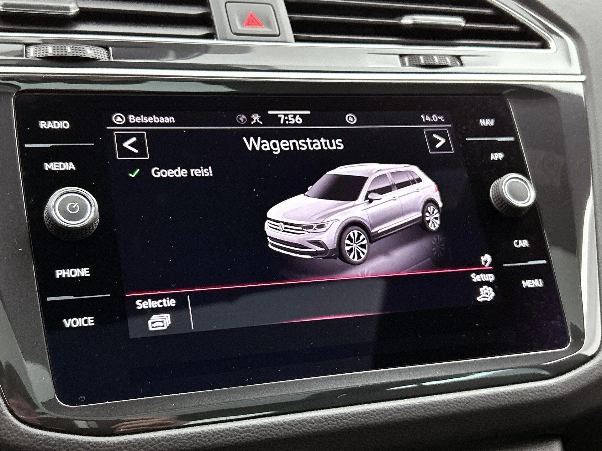 Volkswagen-Tiguan-image-12