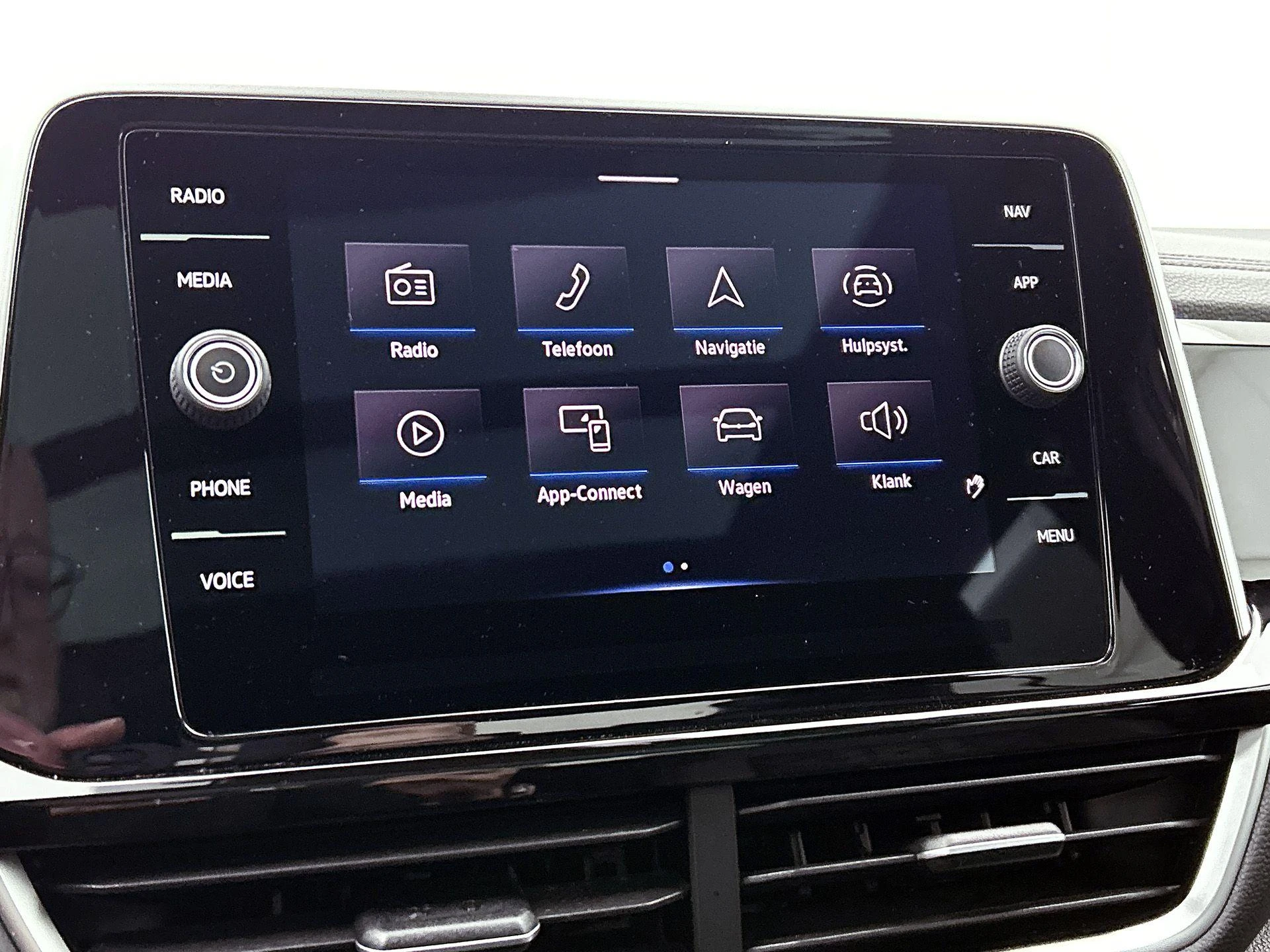 Volkswagen-T-Roc-image-34