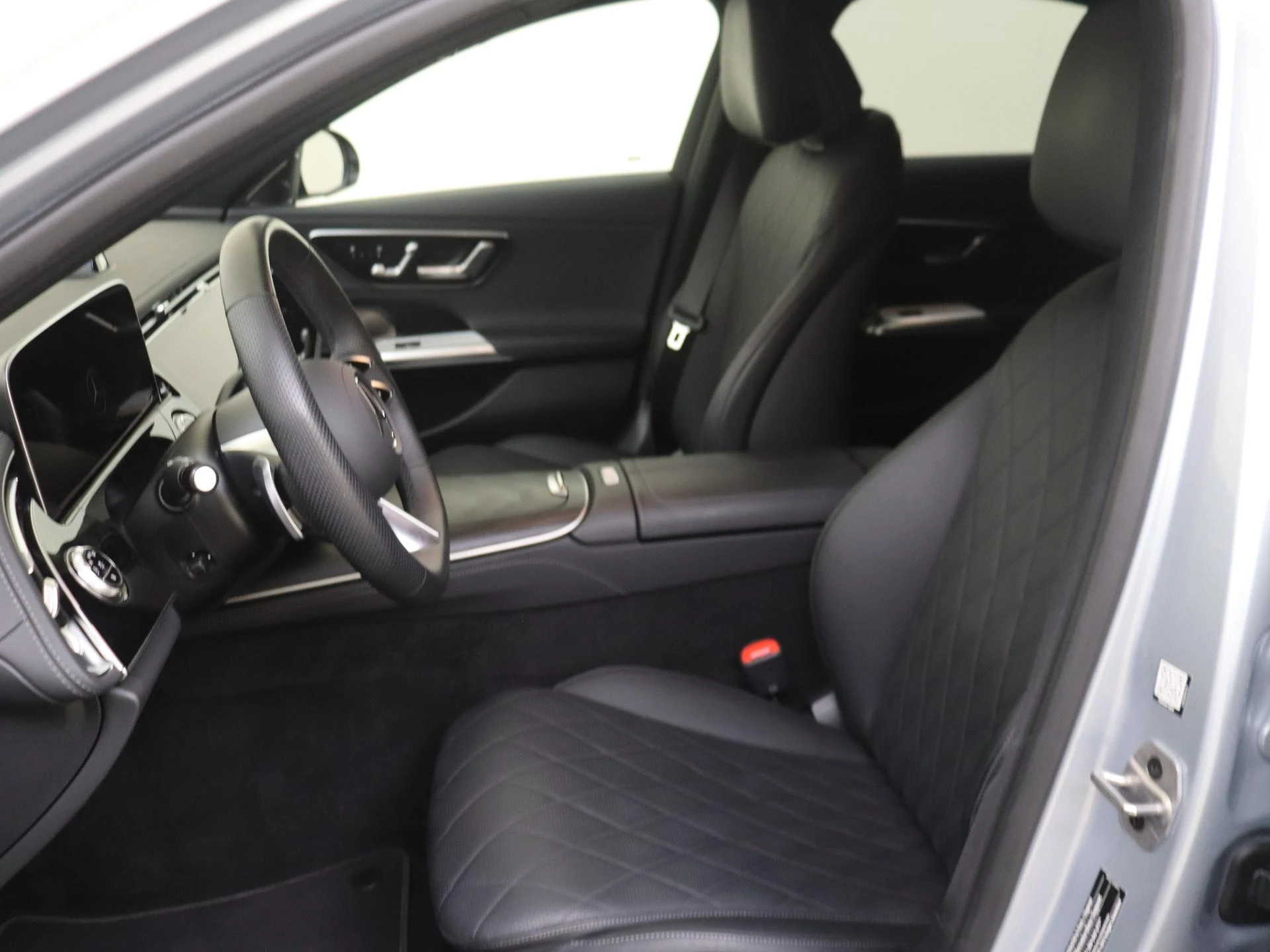 Mercedes-Benz-E-Klasse-image-10