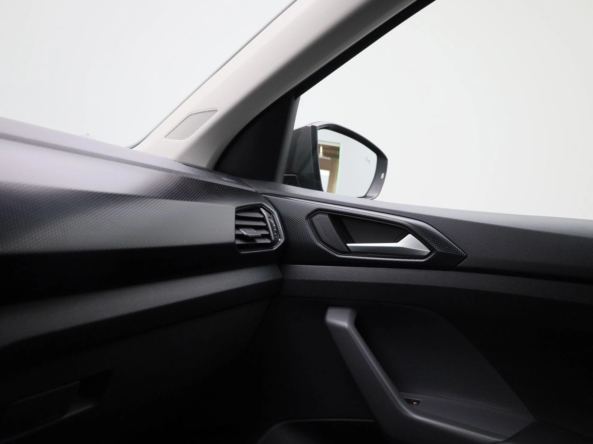 Volkswagen-T-Cross-image-22