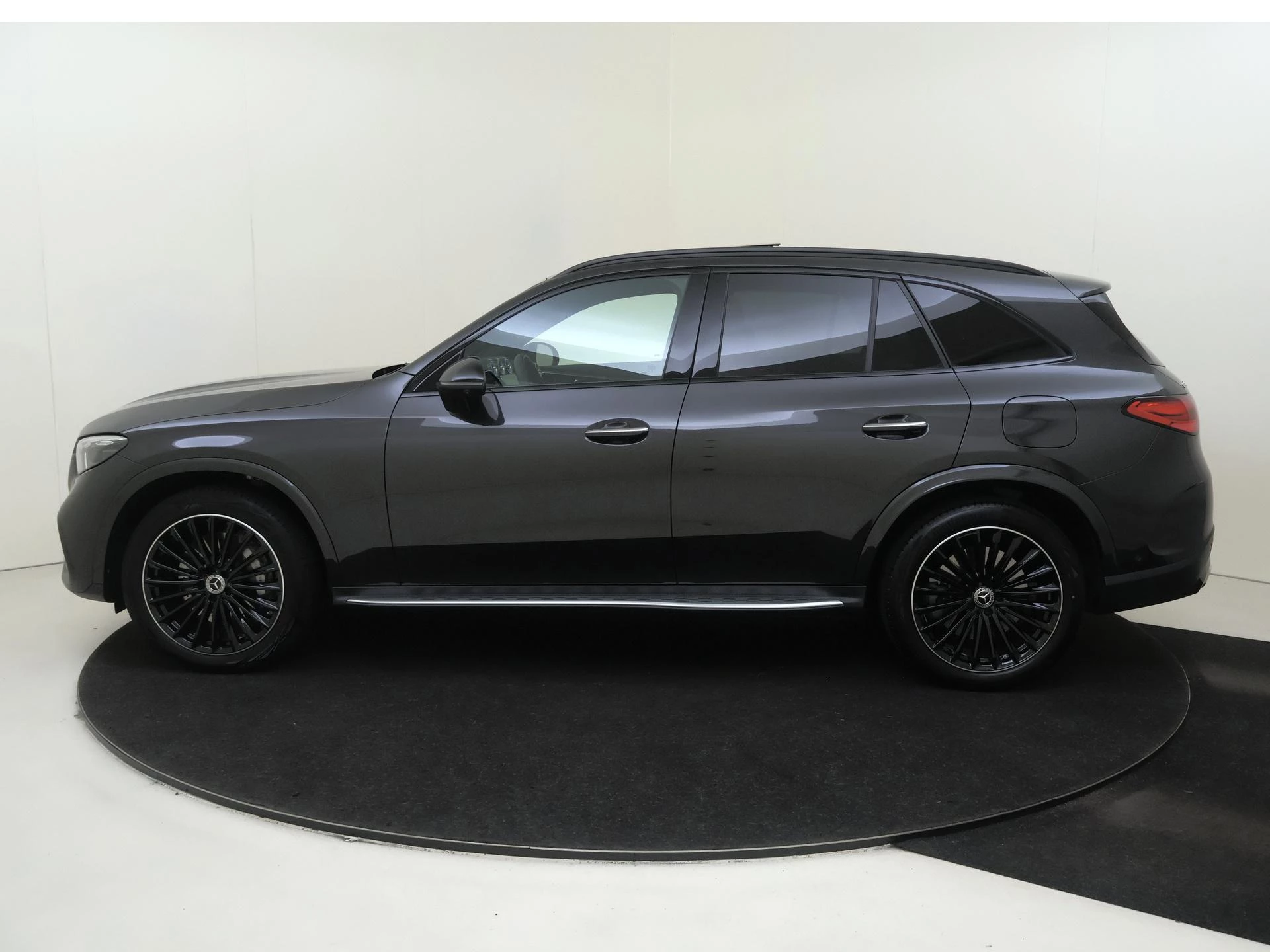 Mercedes-Benz-GLC-image-7