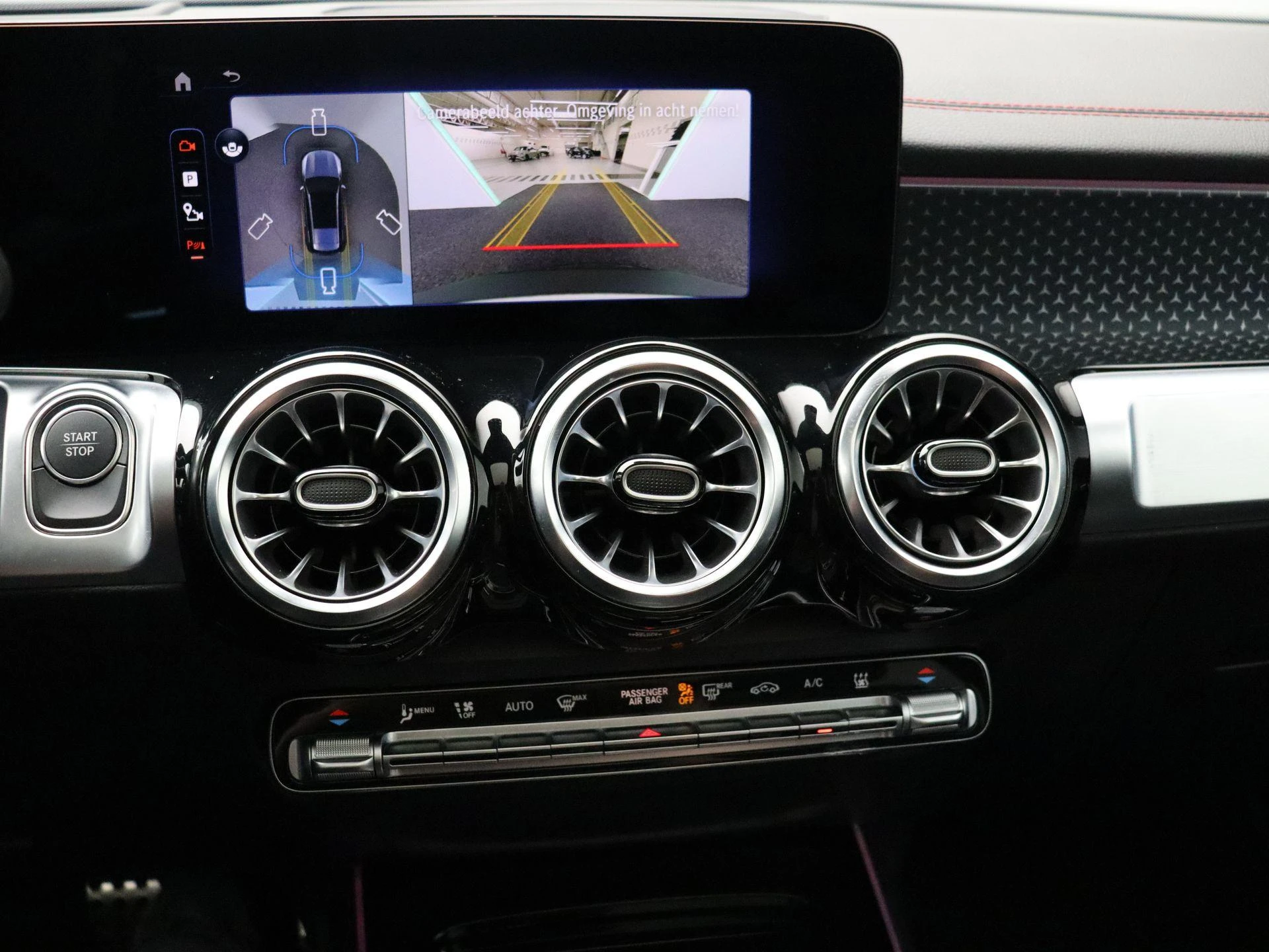 Mercedes-Benz-EQB-image-20