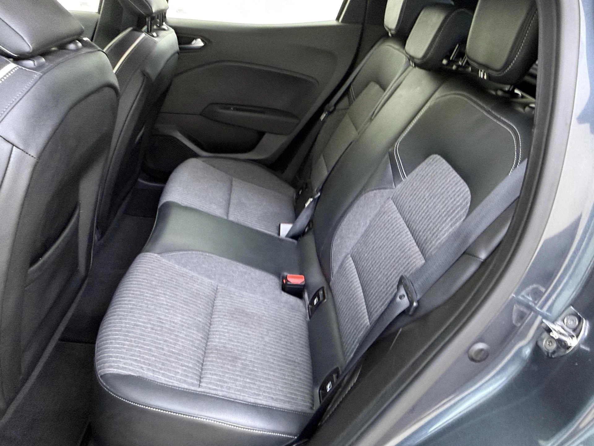Renault-Clio-image-15