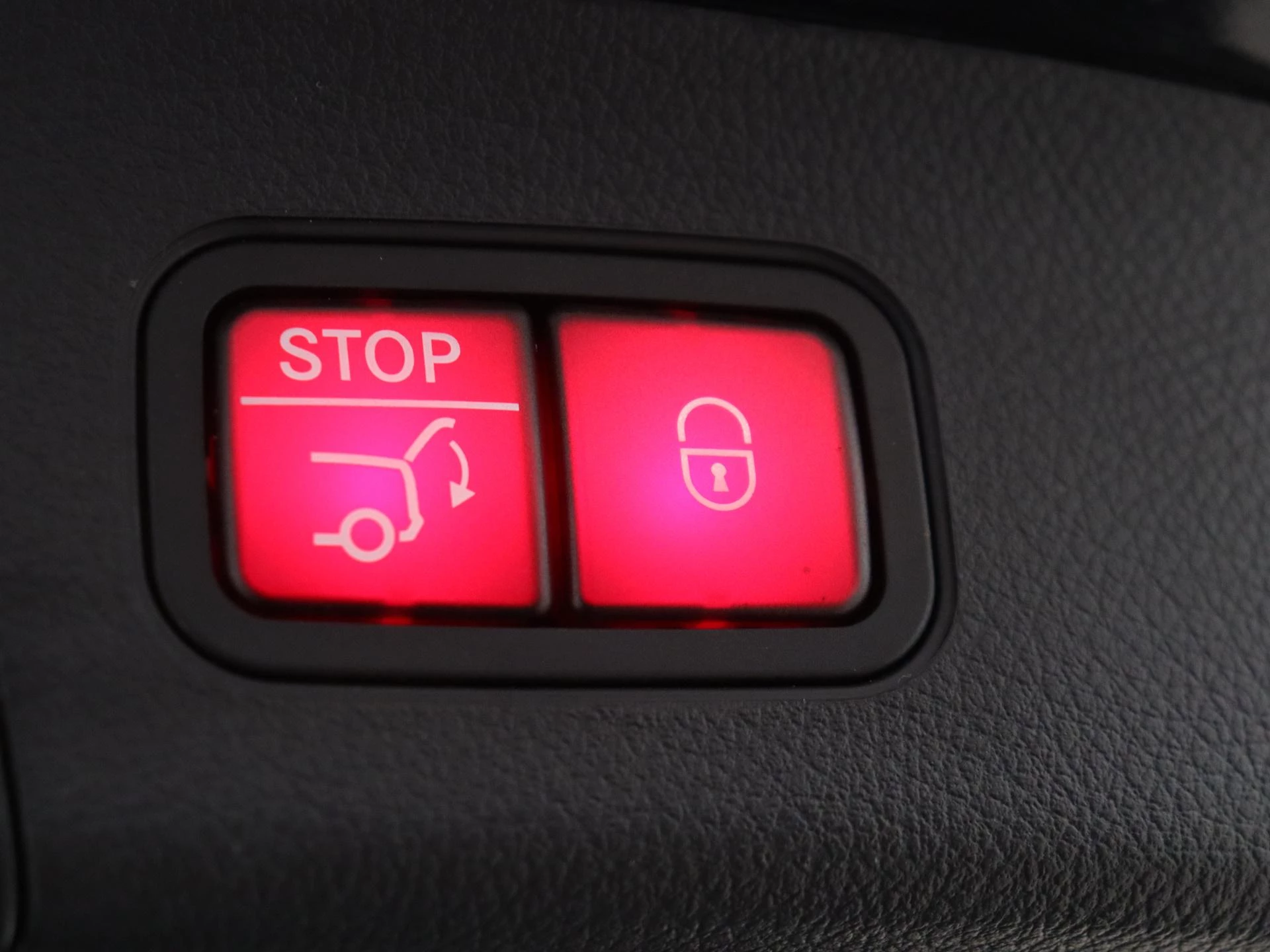 Mercedes-Benz-EQA-image-32