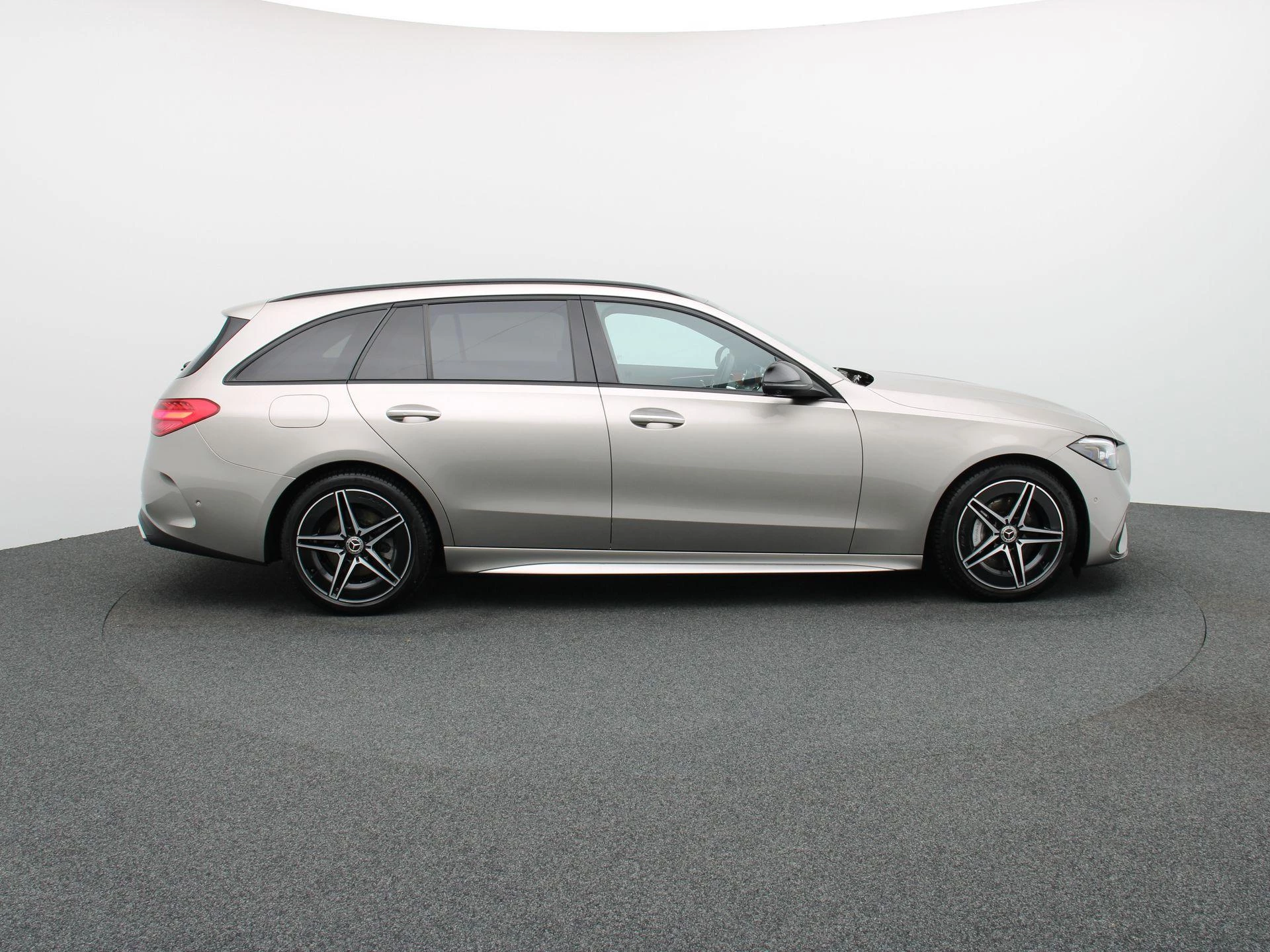 Mercedes-Benz C-Klasse 200 d AMG Line Estate + LEDER TWO TONE + PANO DAK + DIGITAL LIGHT +