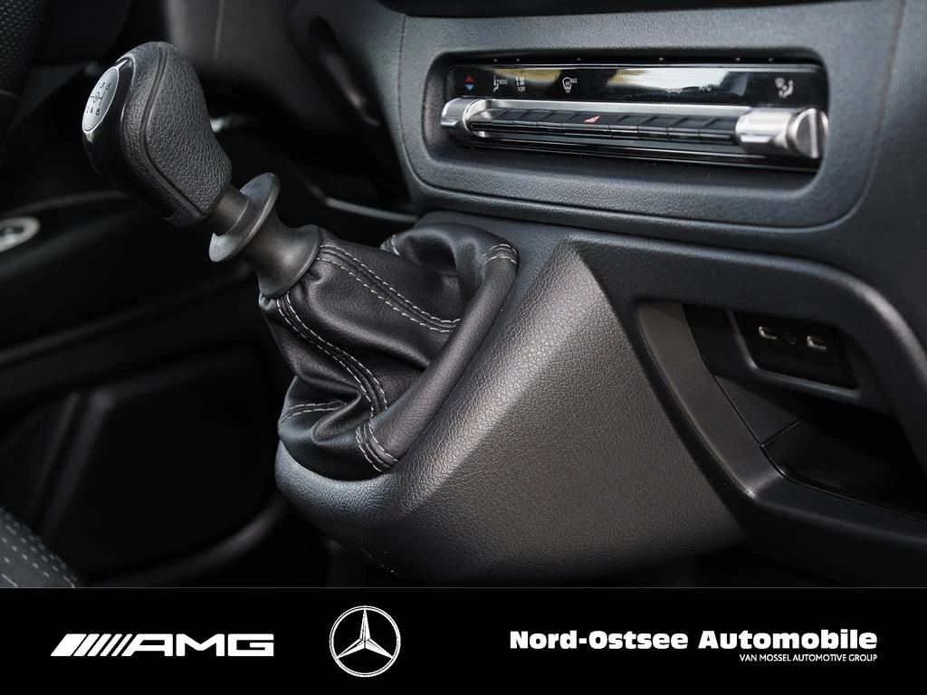 Mercedes-Benz-Vito-image-9