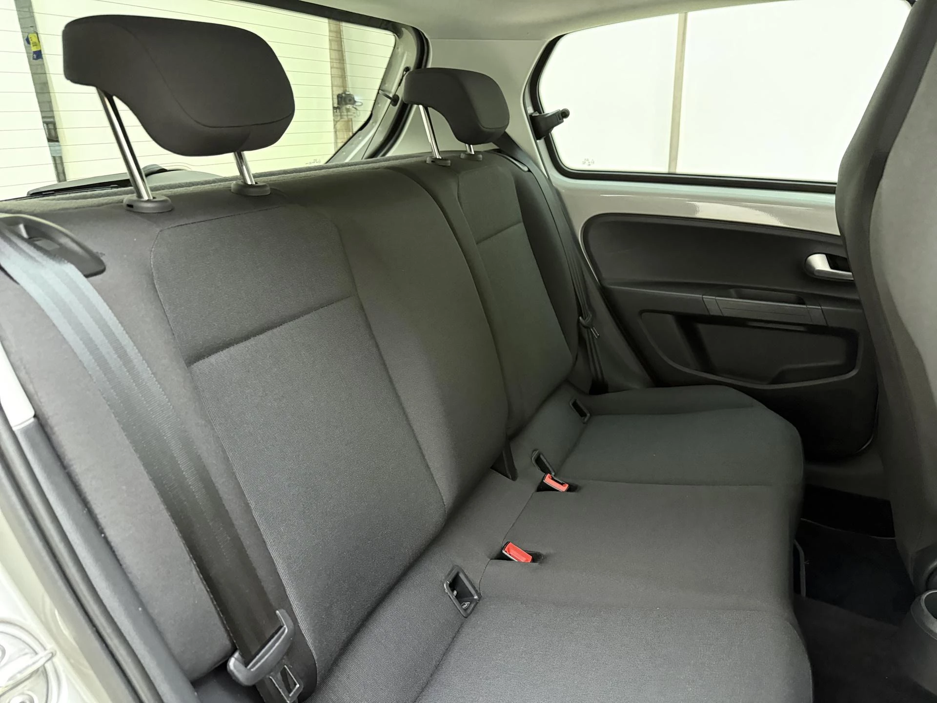 Volkswagen-e-up!-image-9