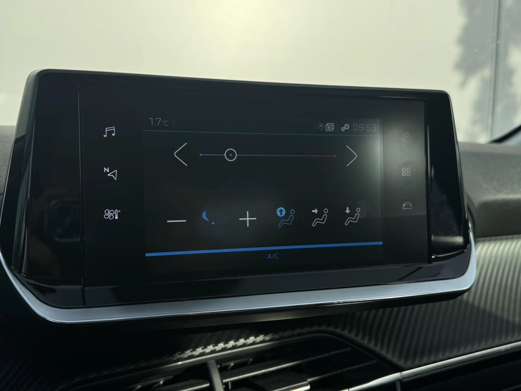 Peugeot-208-image-19
