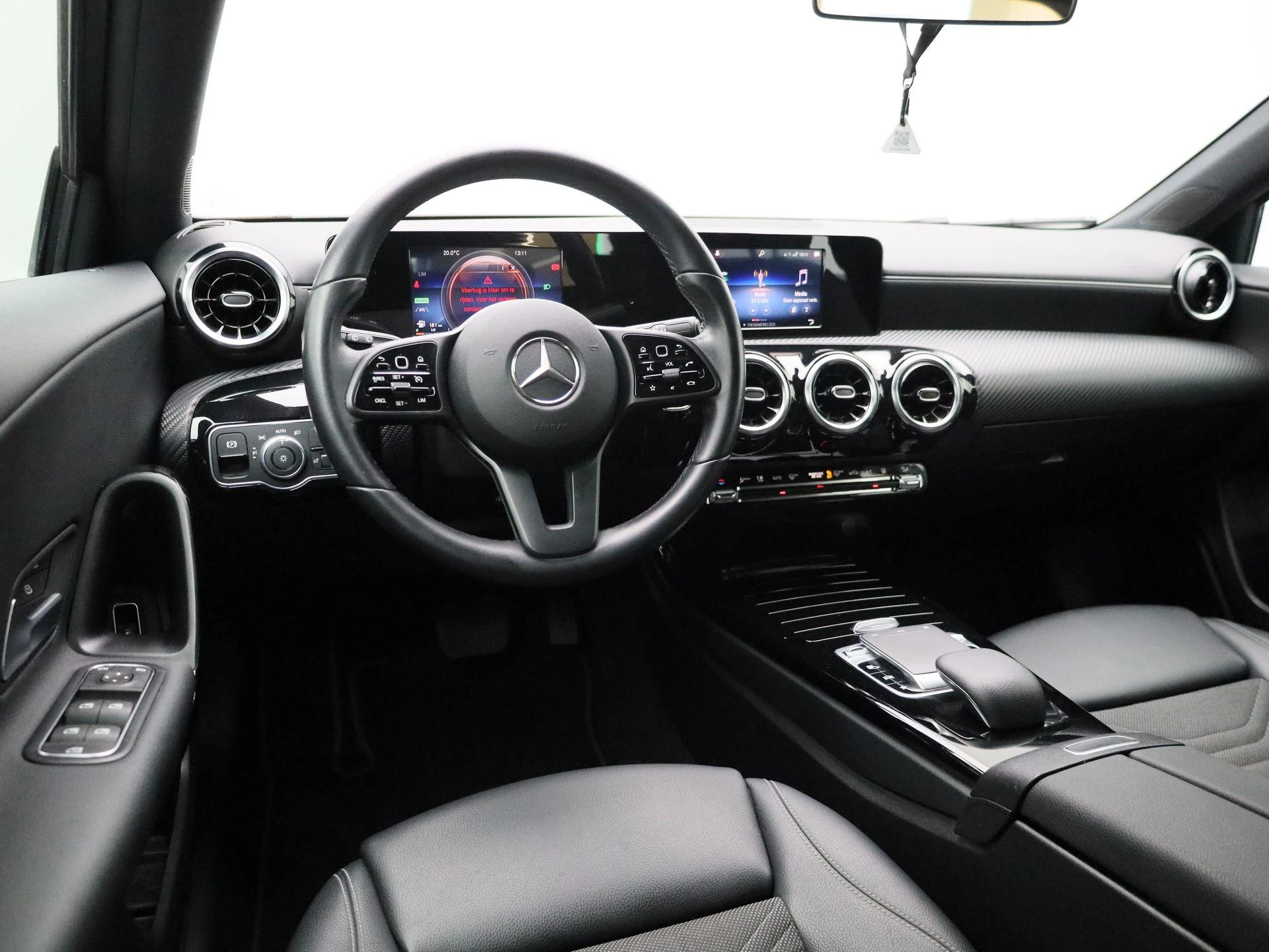 Mercedes-Benz-A-Klasse-image-2