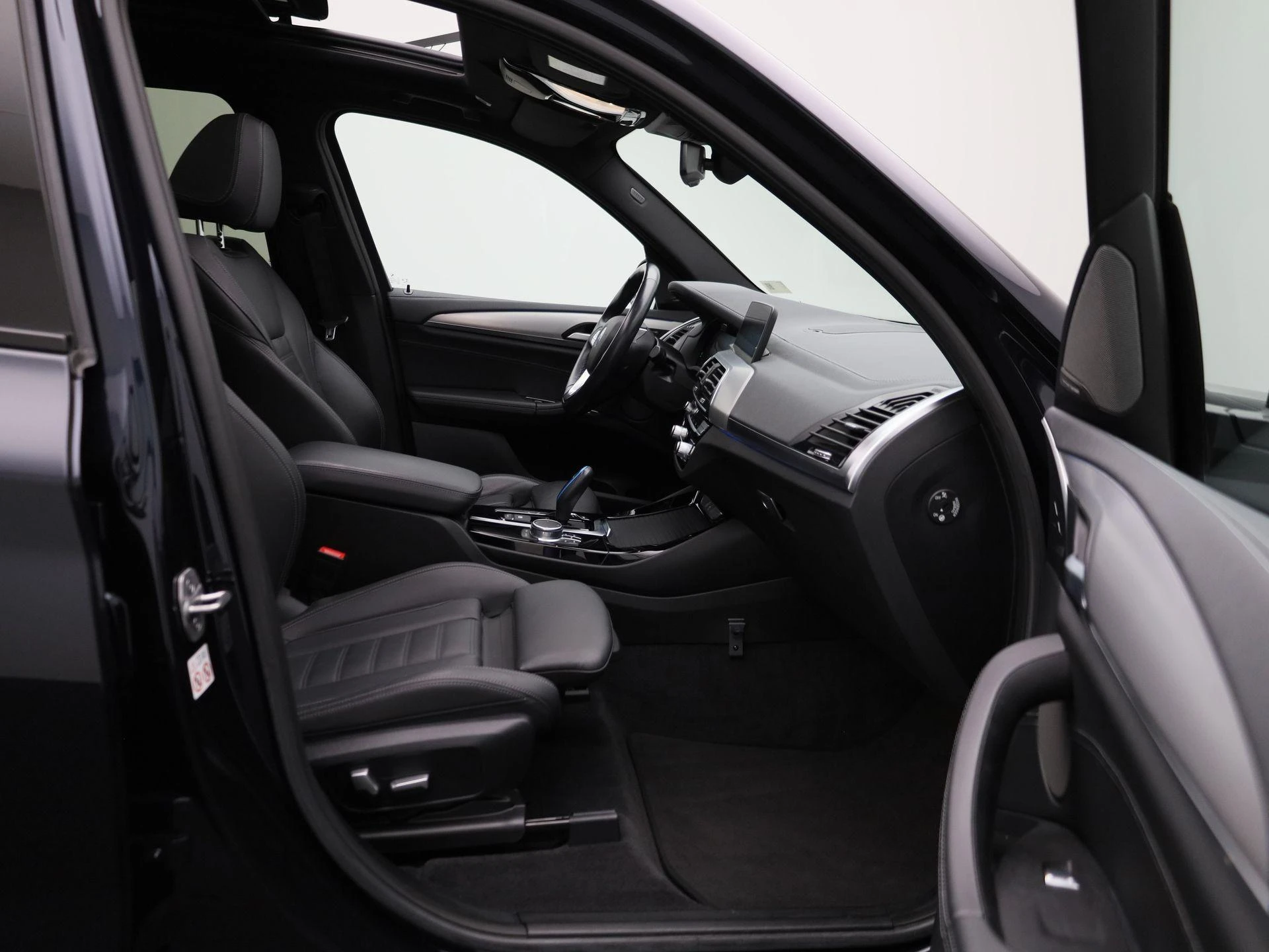BMW-iX3-image-37
