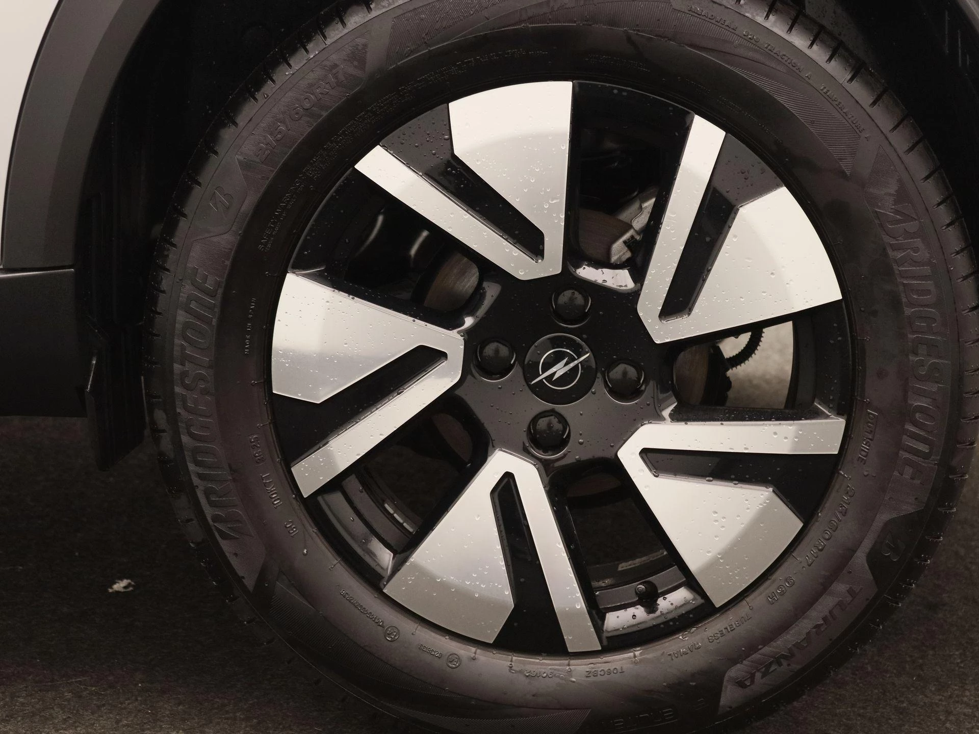 Opel-Frontera-image-15