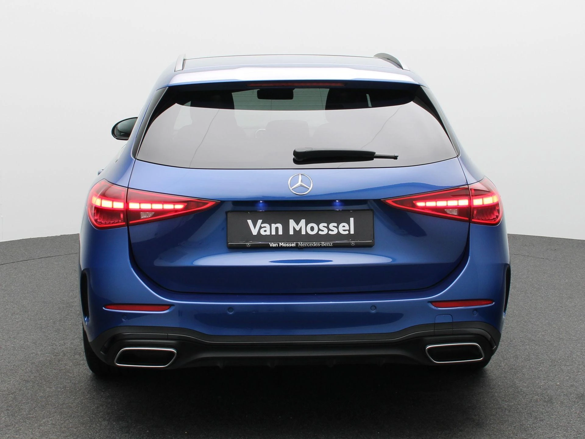 Mercedes-Benz-C-Klasse-image-4