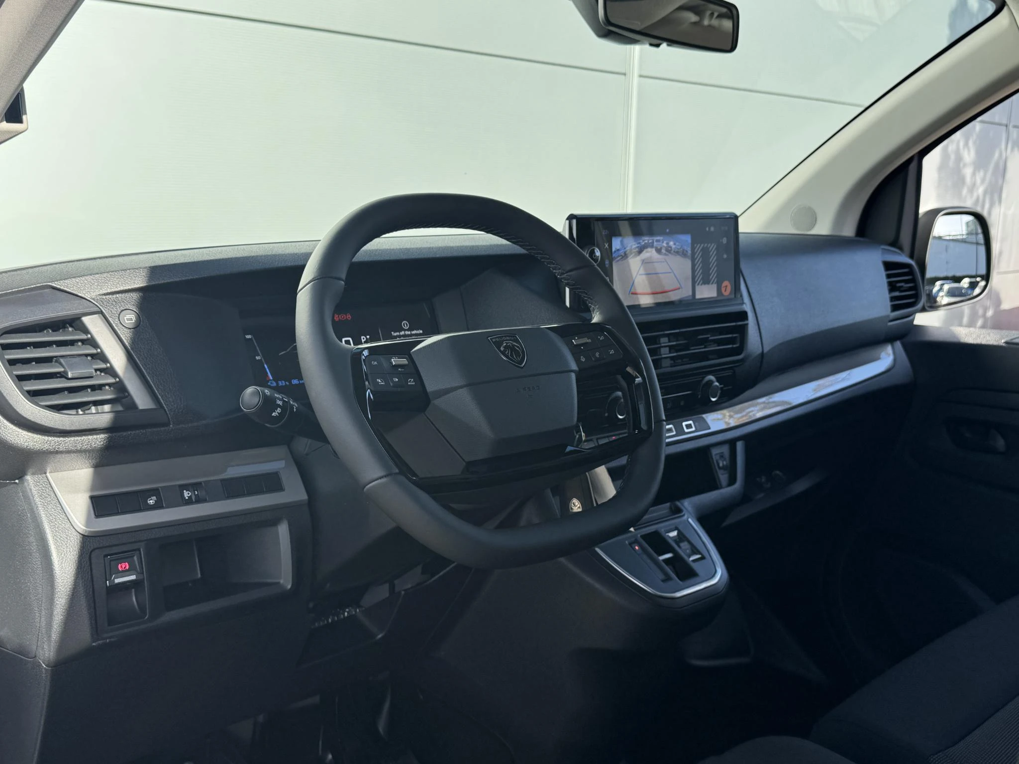 Peugeot-e-Expert-image-9