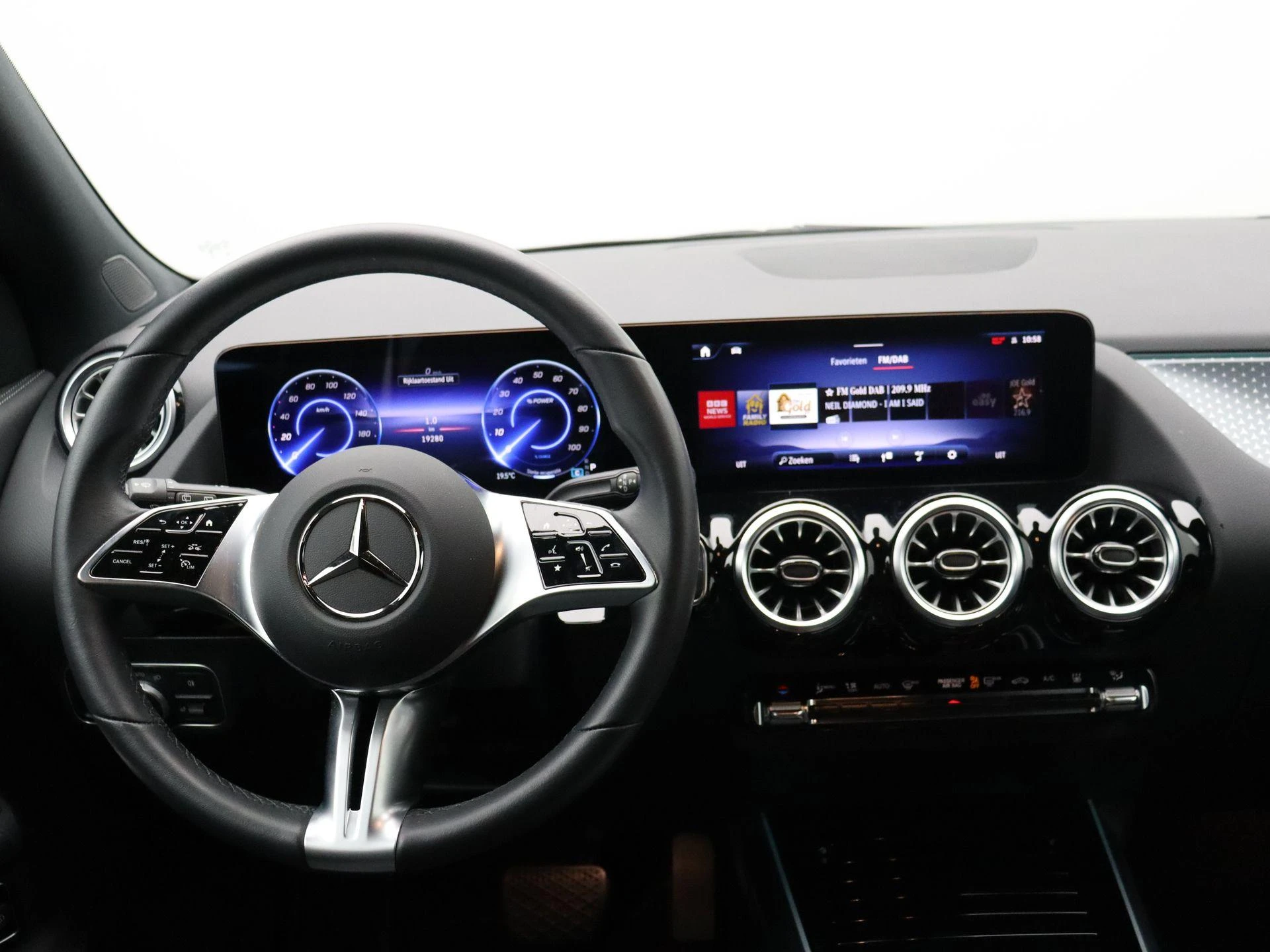 Mercedes-Benz EQA 250+ Business Line
