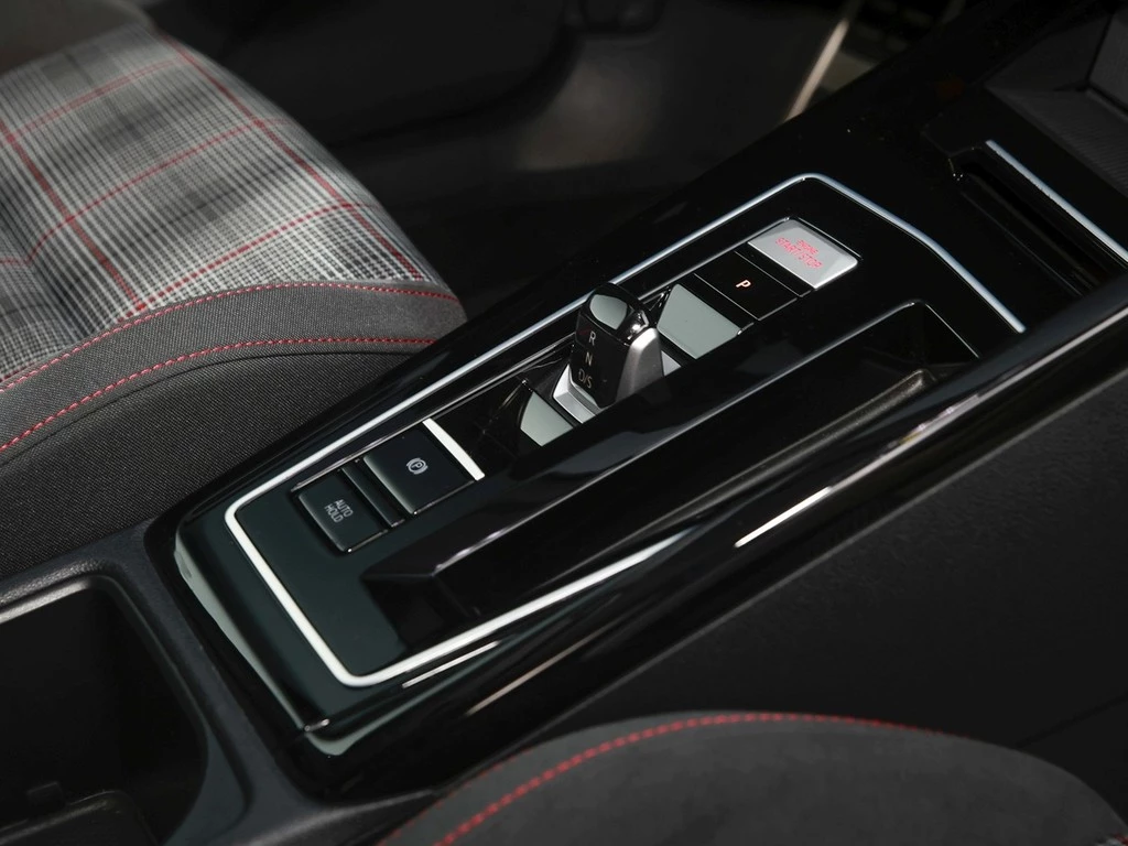 Volkswagen Golf VIII GTI 2,0 TSI DSG,LED,Kamera,Navi,ACC Lenkrad/Sitzheizung,Climatronic,ALU
