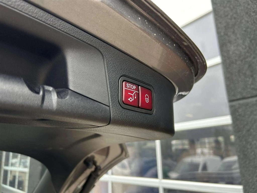 Mercedes-Benz-EQA-image-24