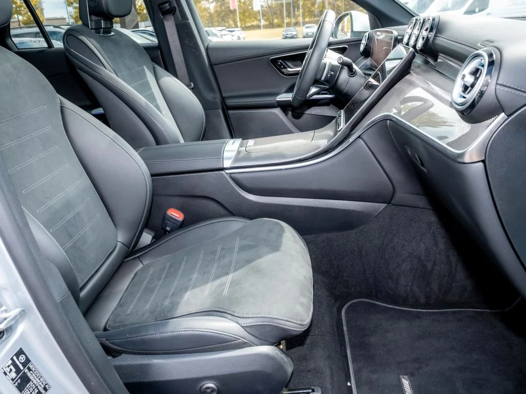 Mercedes-Benz-GLC 300 d-image-11