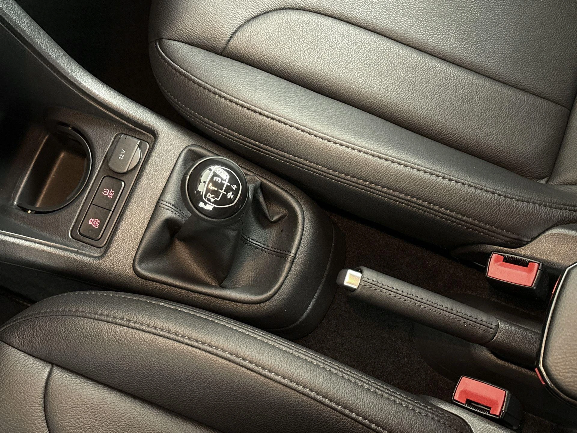Volkswagen-up!-image-15