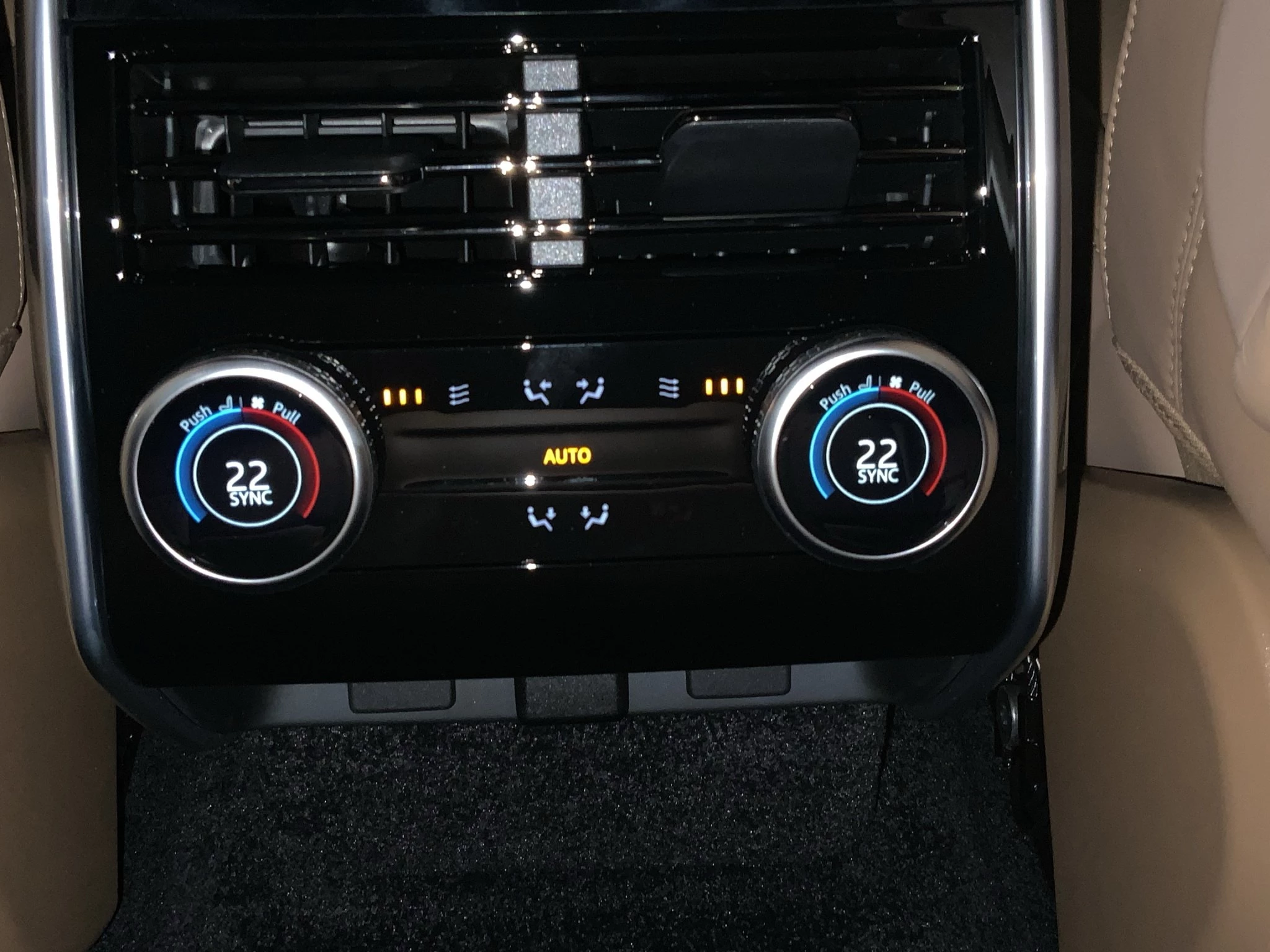 Land Rover-Range Rover-image-21