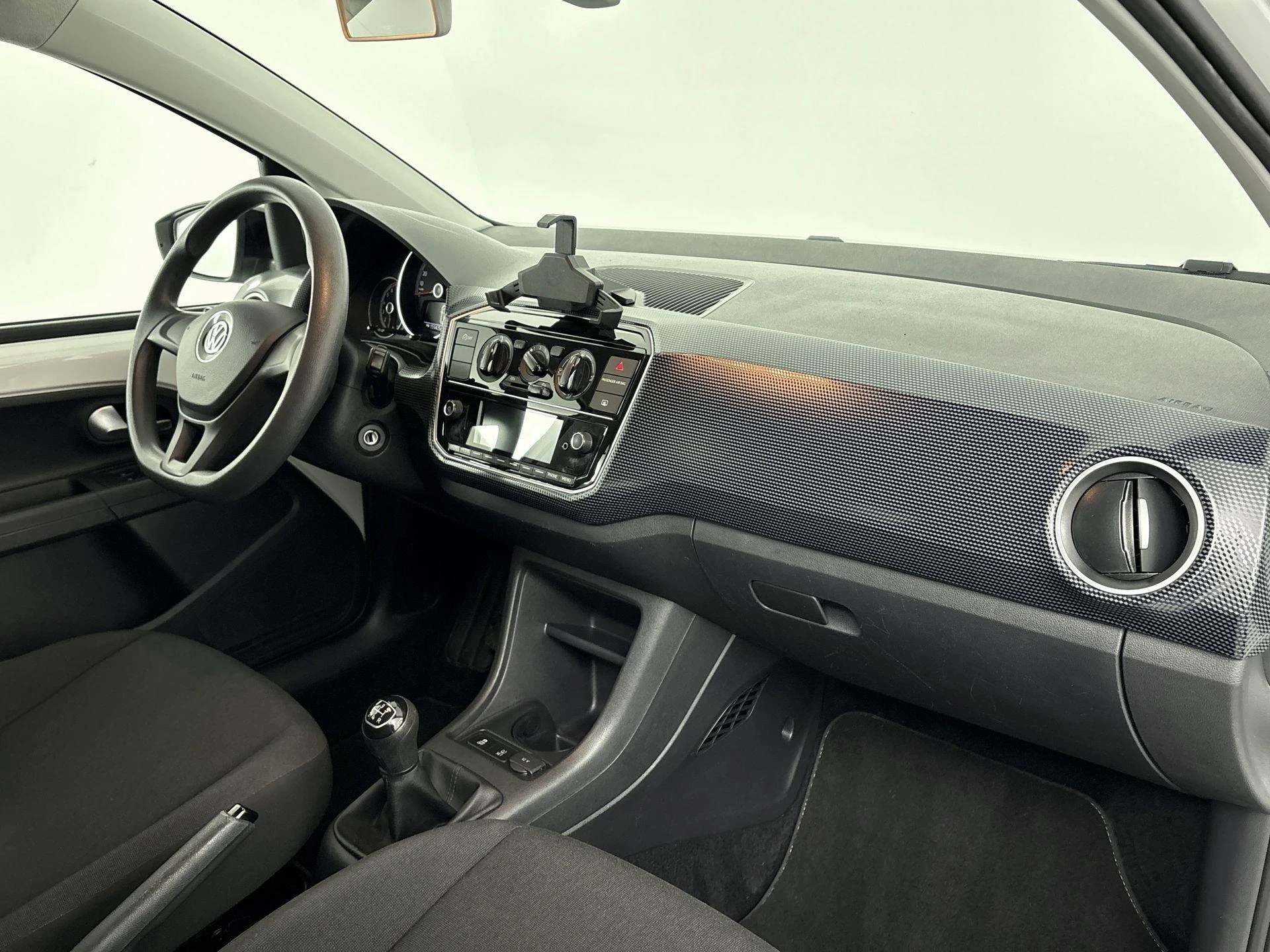 Volkswagen-up!-image-10