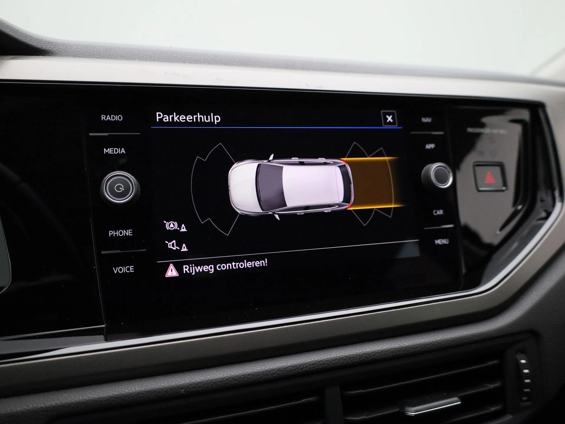 Volkswagen-Polo-image-23
