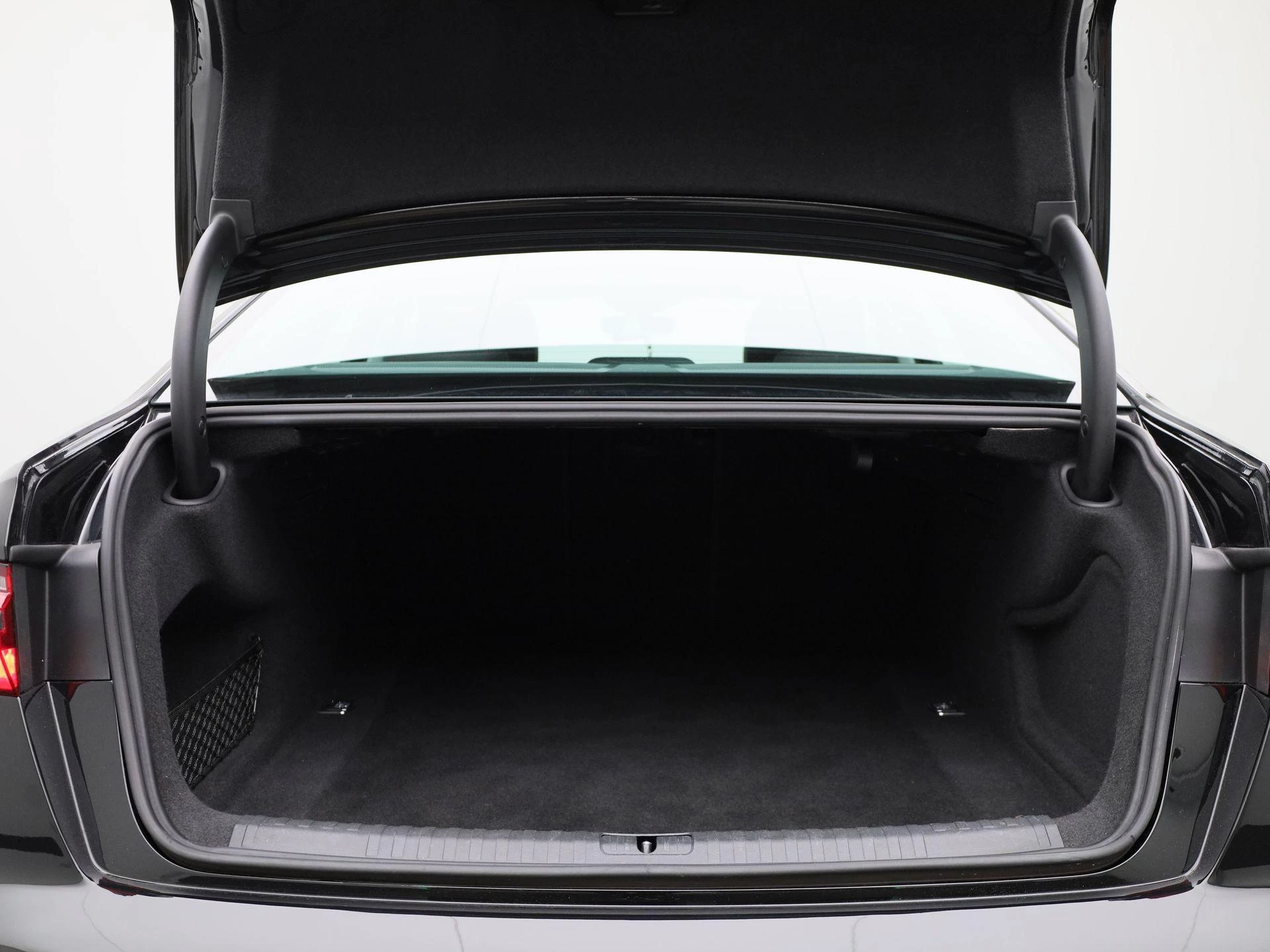 Audi-A6-image-13