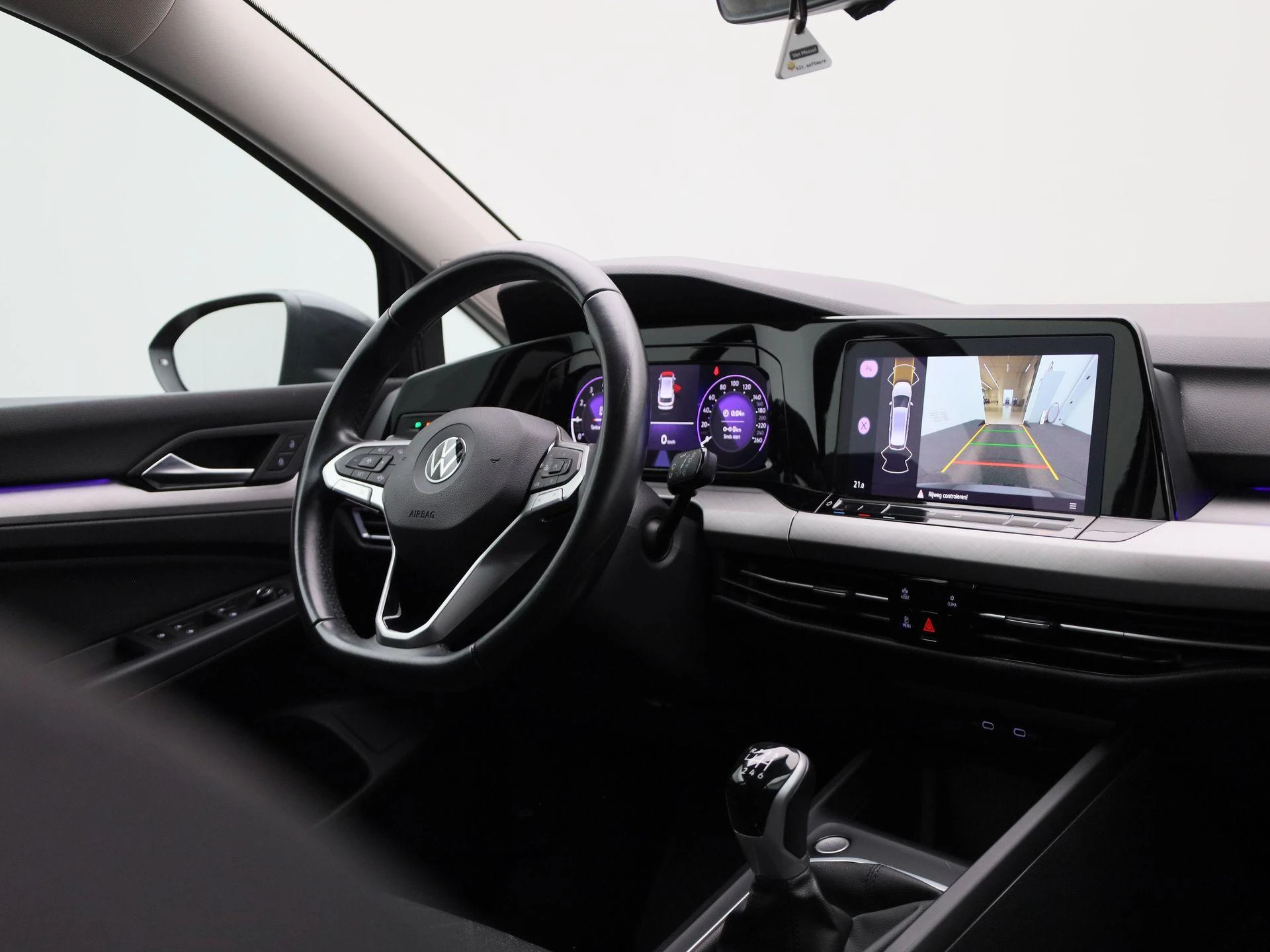 Volkswagen-Golf-image-32
