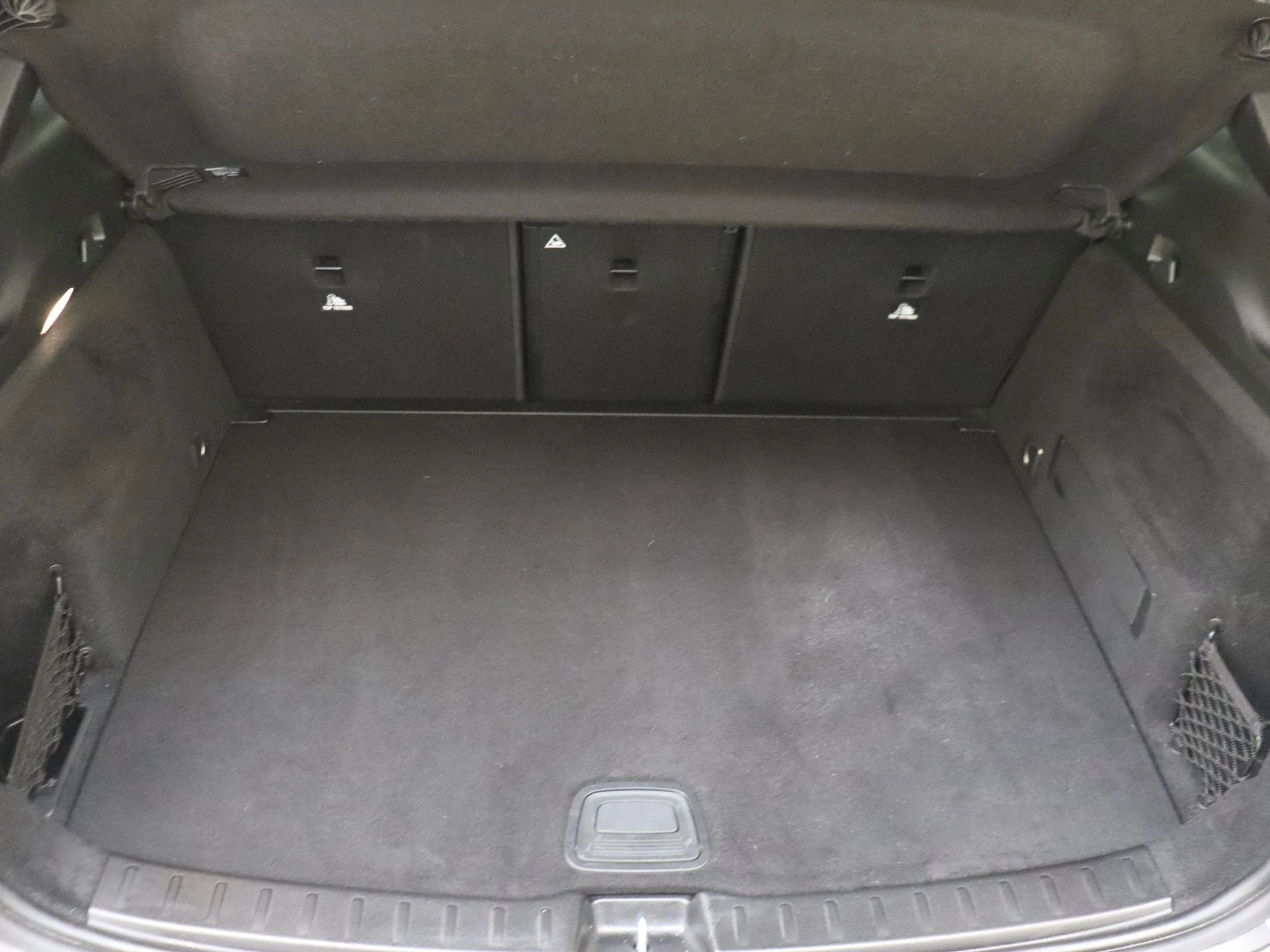 Mercedes-Benz-GLA-image-30