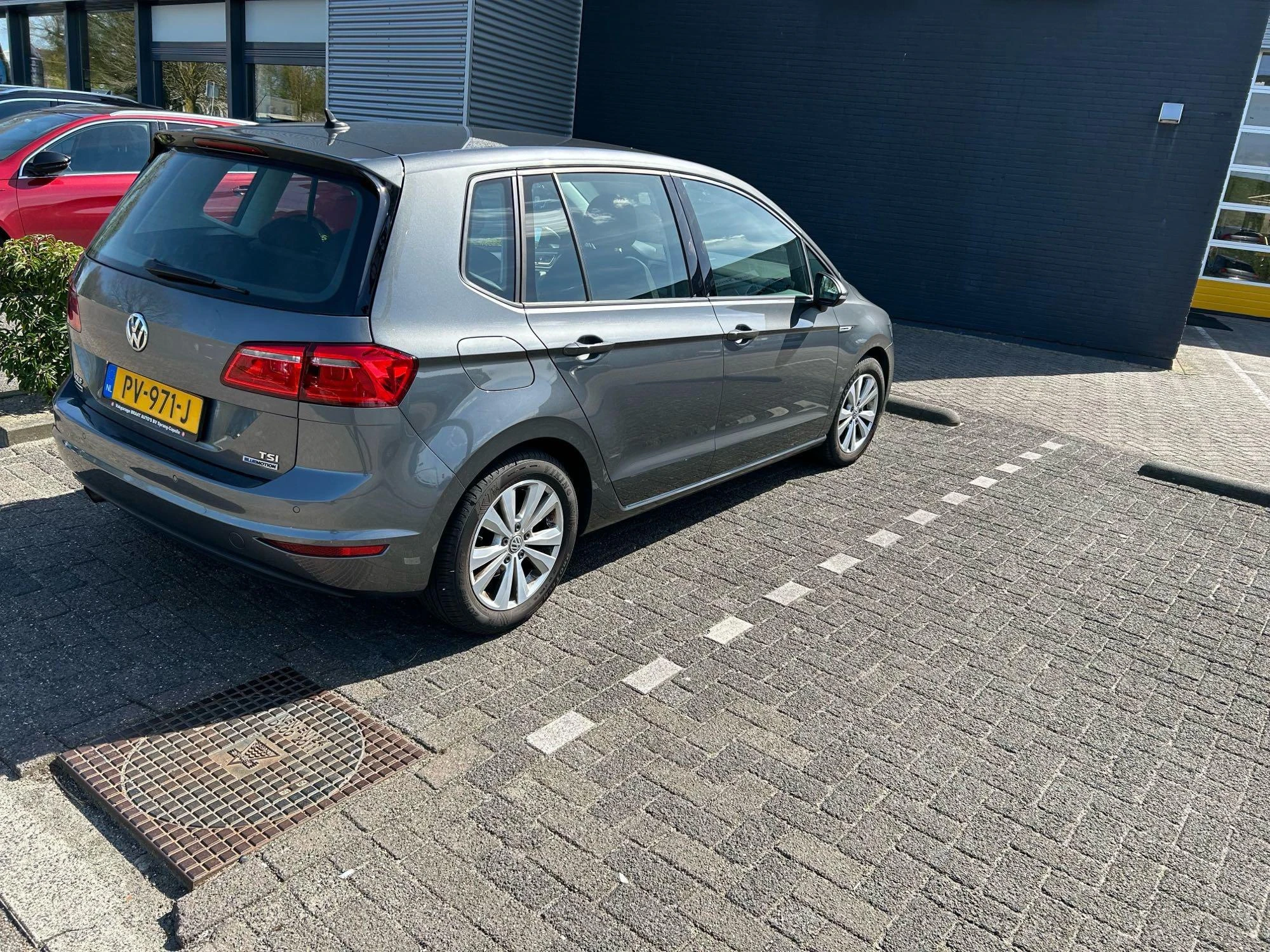 Volkswagen-Golf Sportsvan-image-5