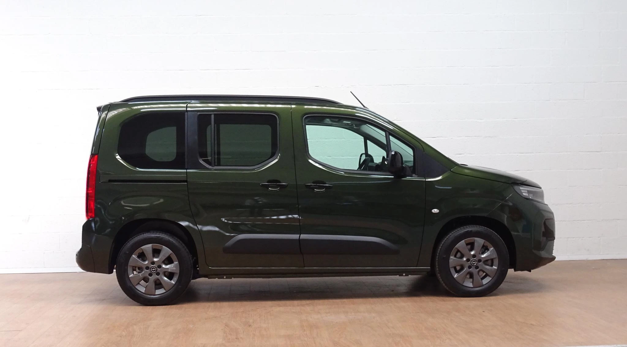 Opel-Combo Life-image-7