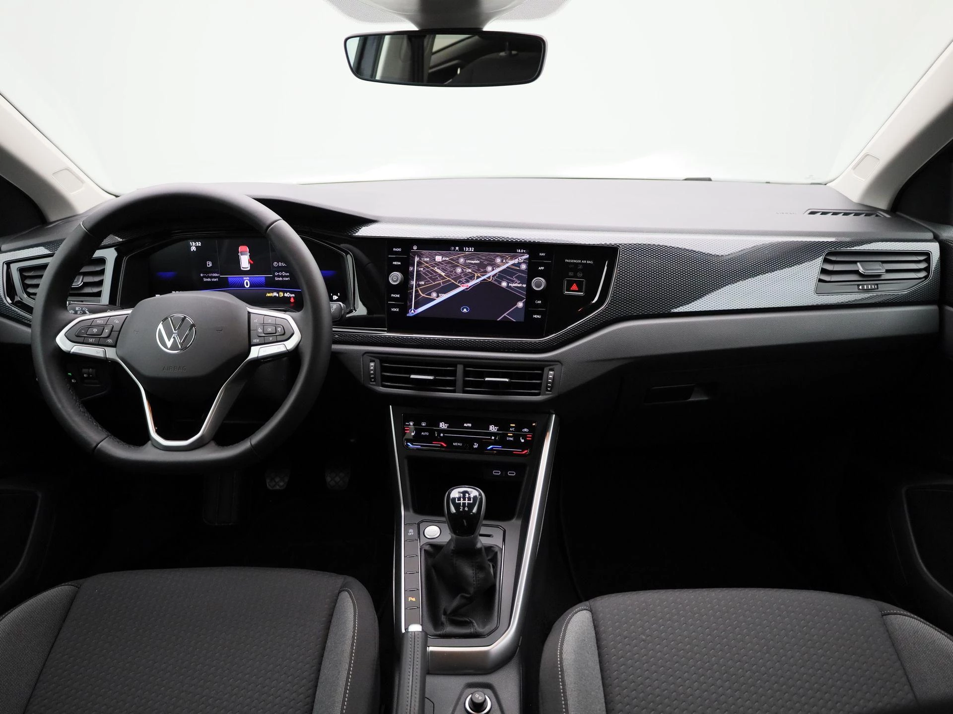 Volkswagen-Polo-image-34