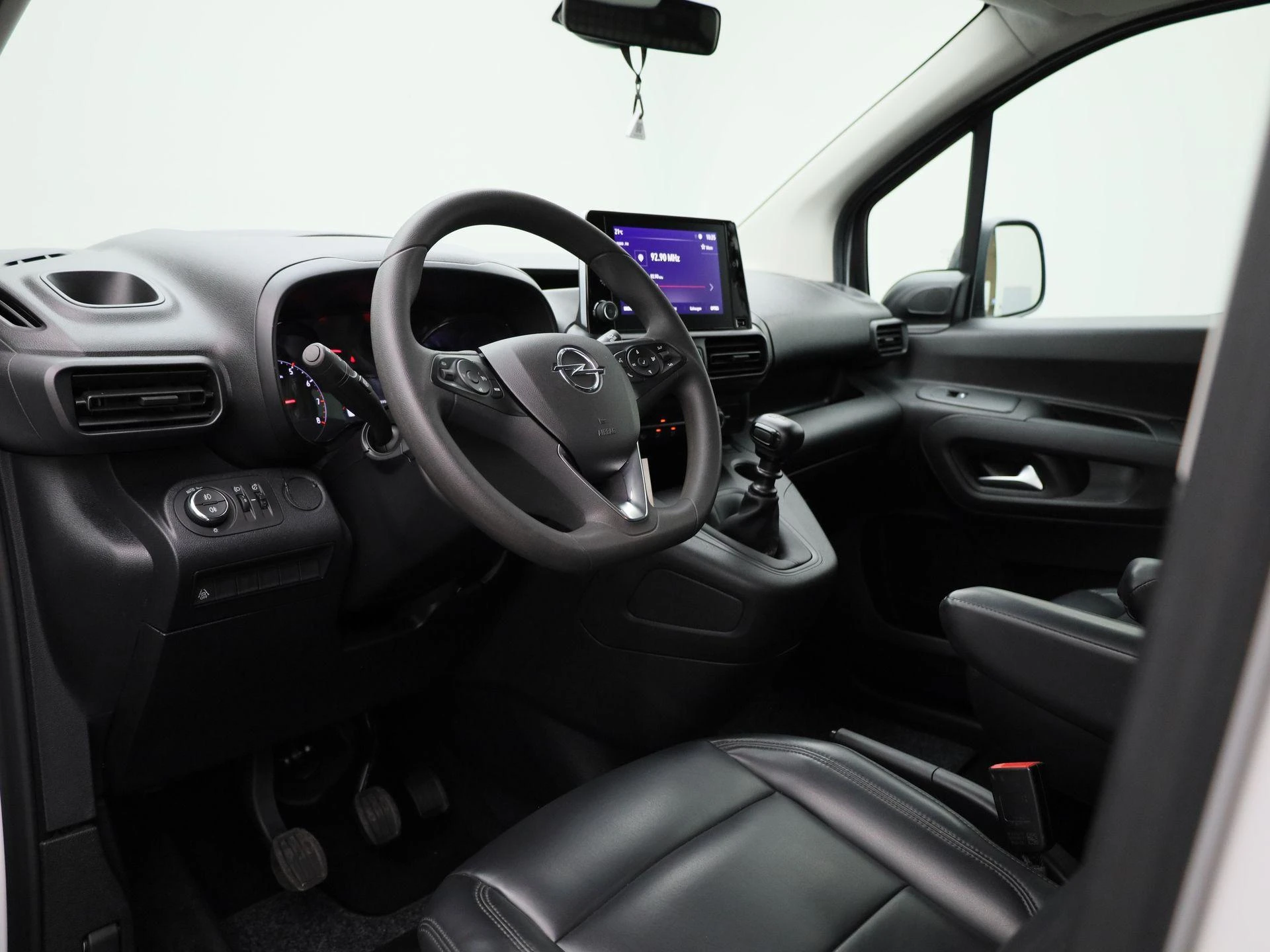 Opel-Combo Life-image-29