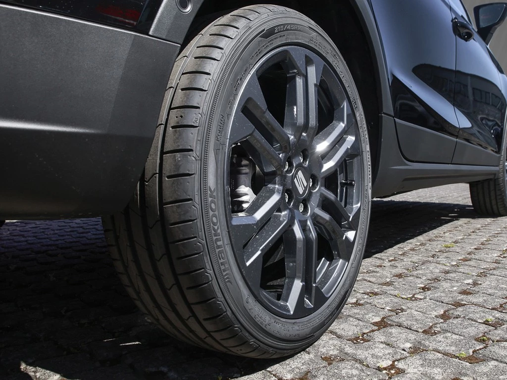 SEAT-Arona-image-4