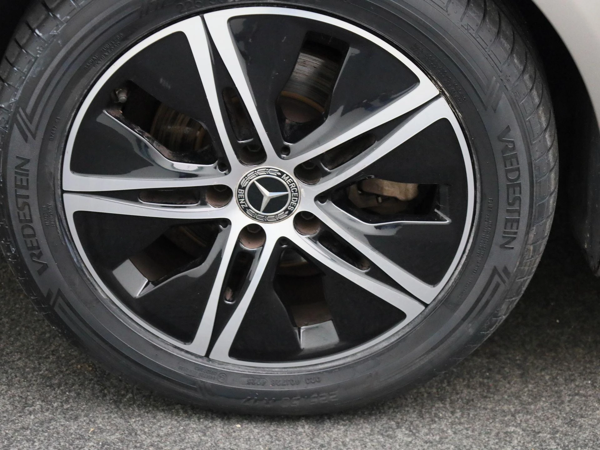 Mercedes-Benz-C-Klasse-image-13