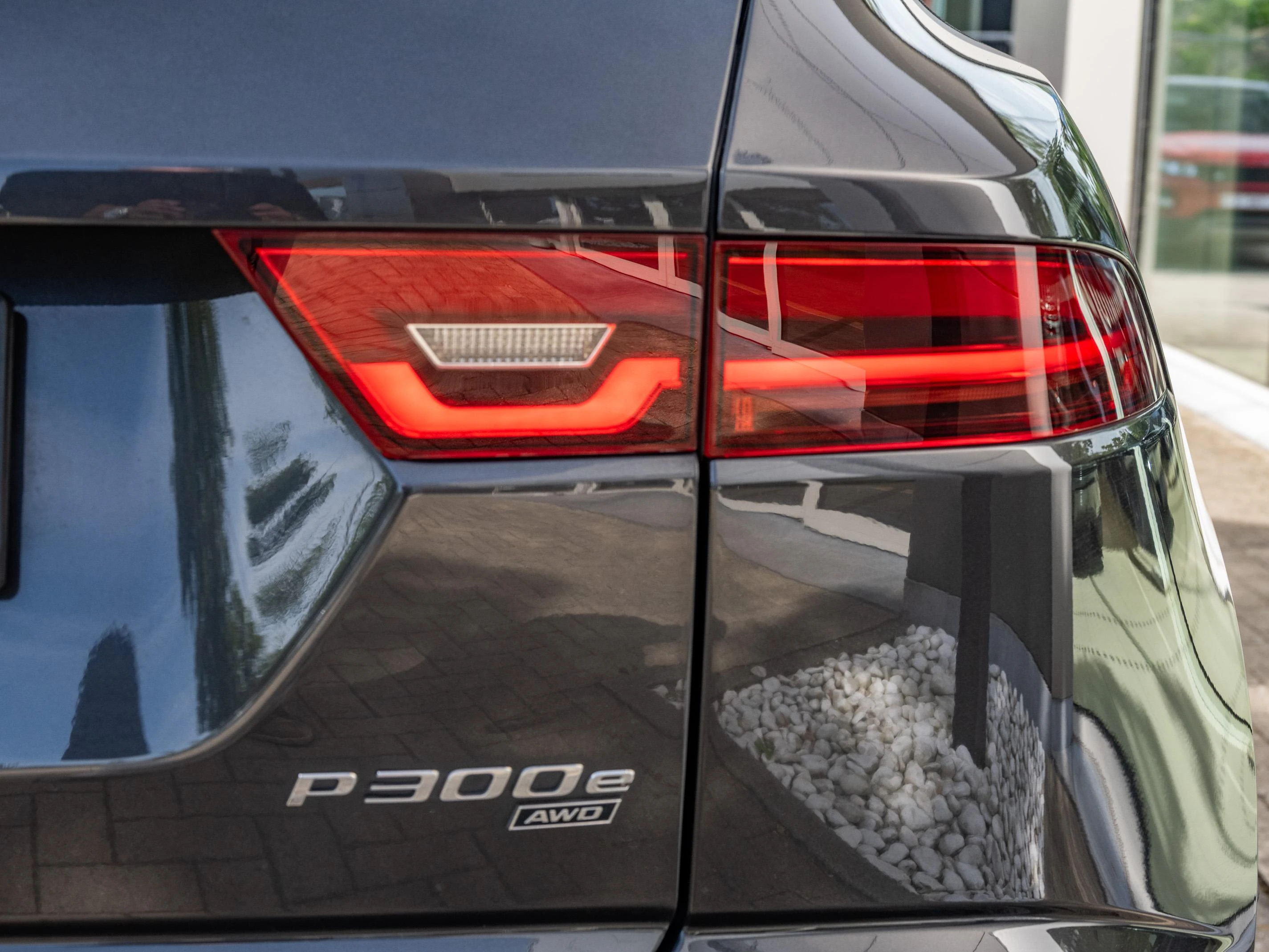 Jaguar E-PACE P300e R-Dynamic S