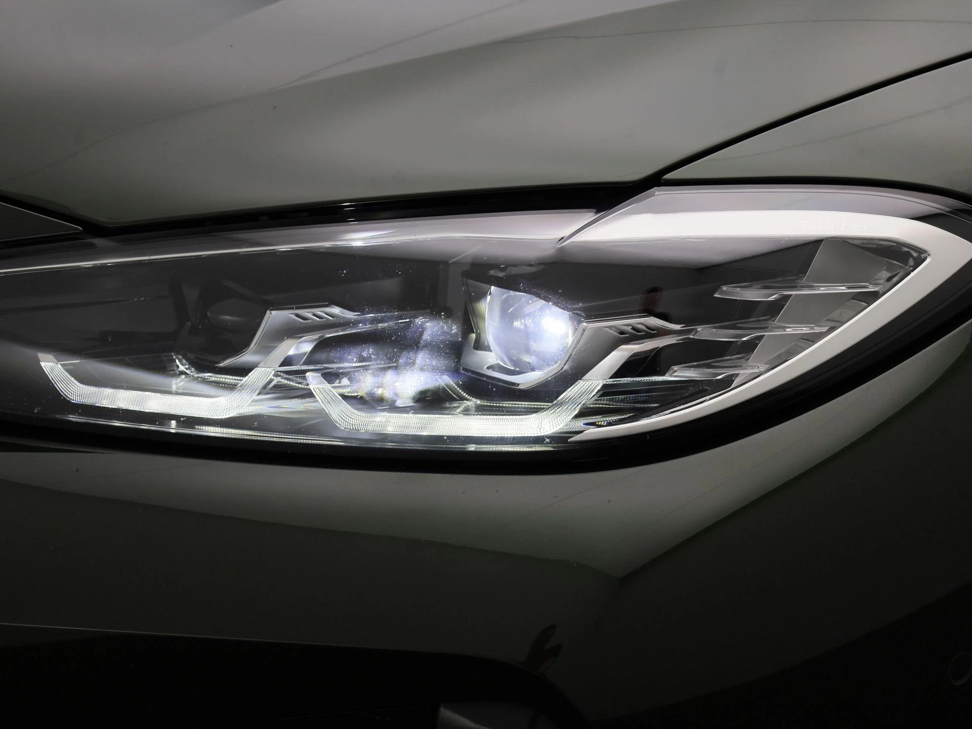 BMW-i4-image-14