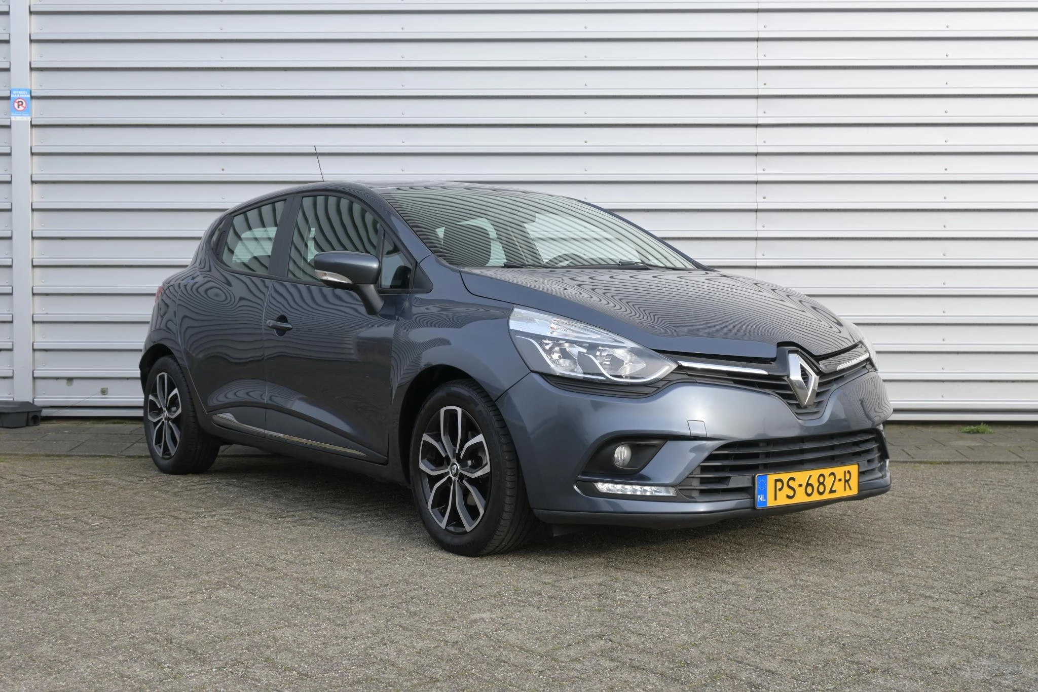 Renault-Clio-image-2